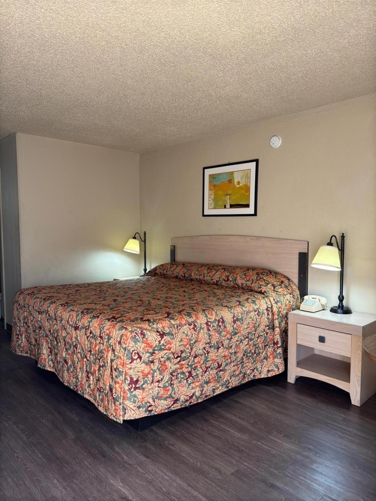American Inn & RV Park