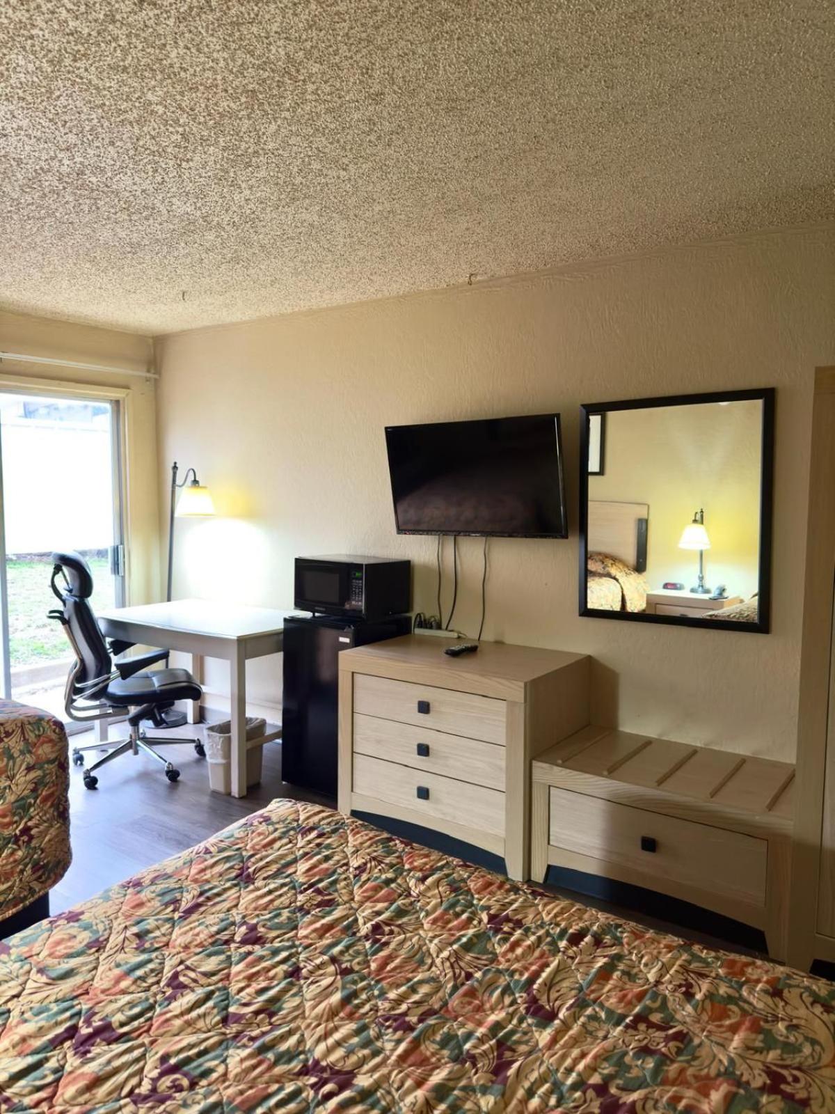 American Inn & RV Park