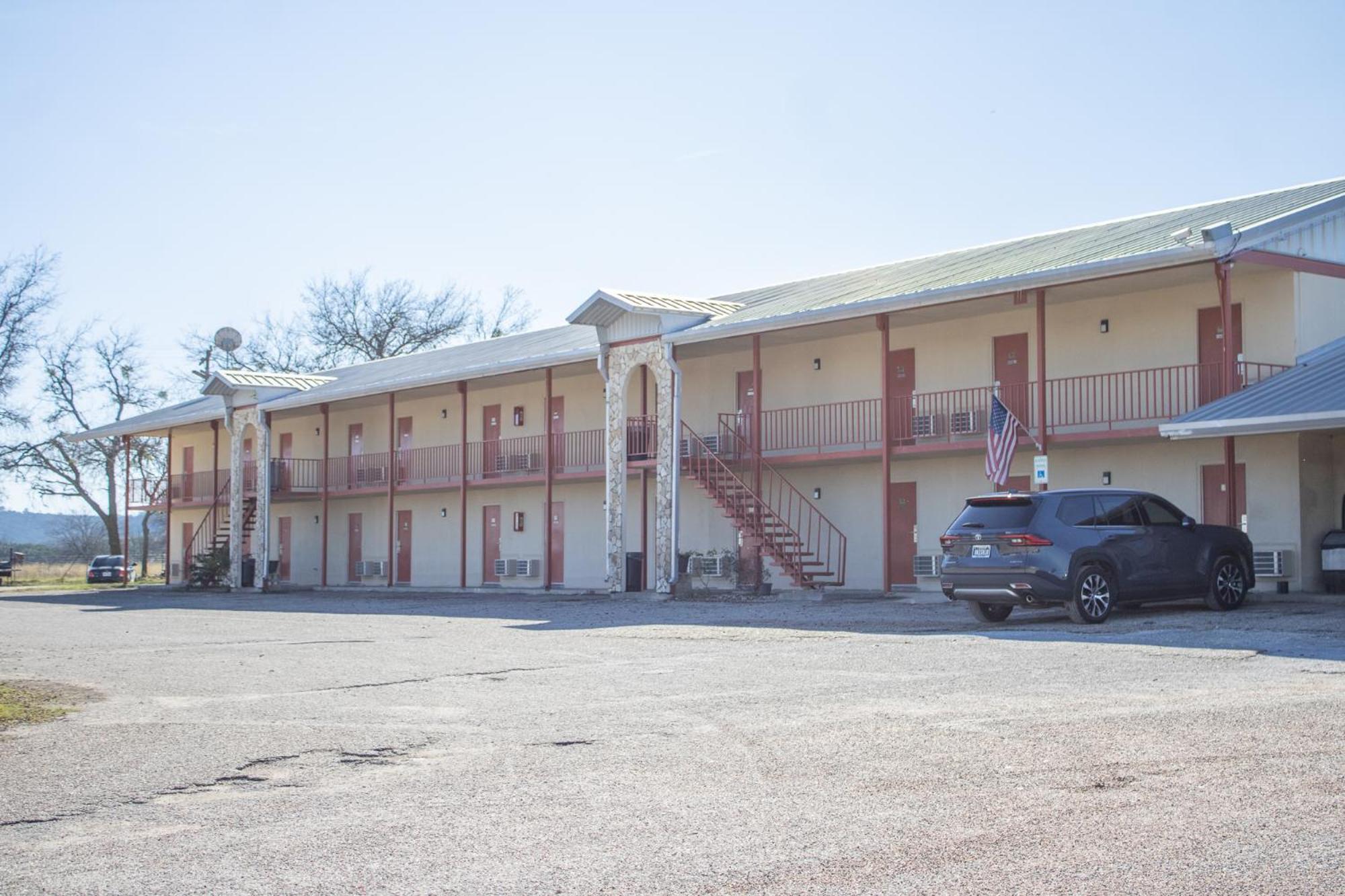 American Inn & RV Park