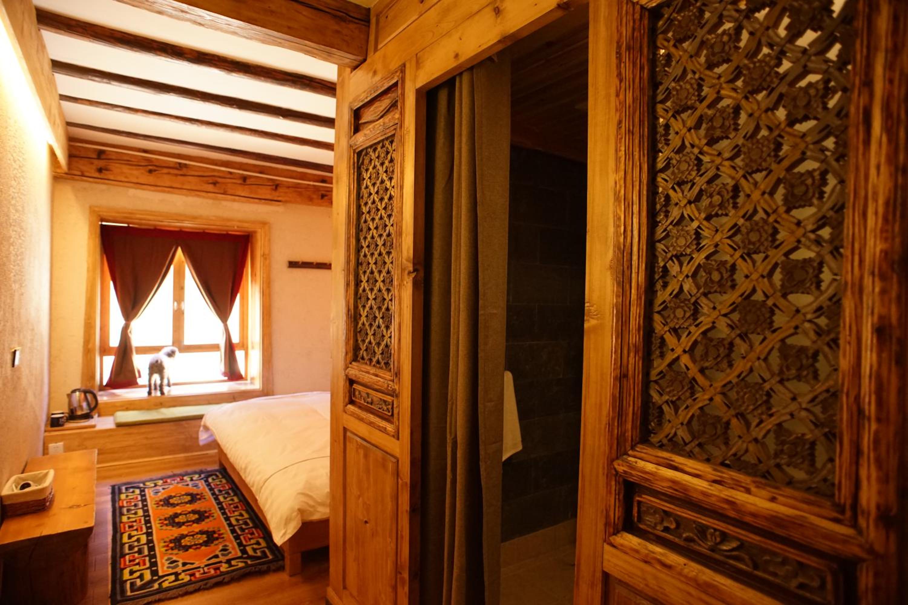 Courtyard Shangri-la 藏舍小院