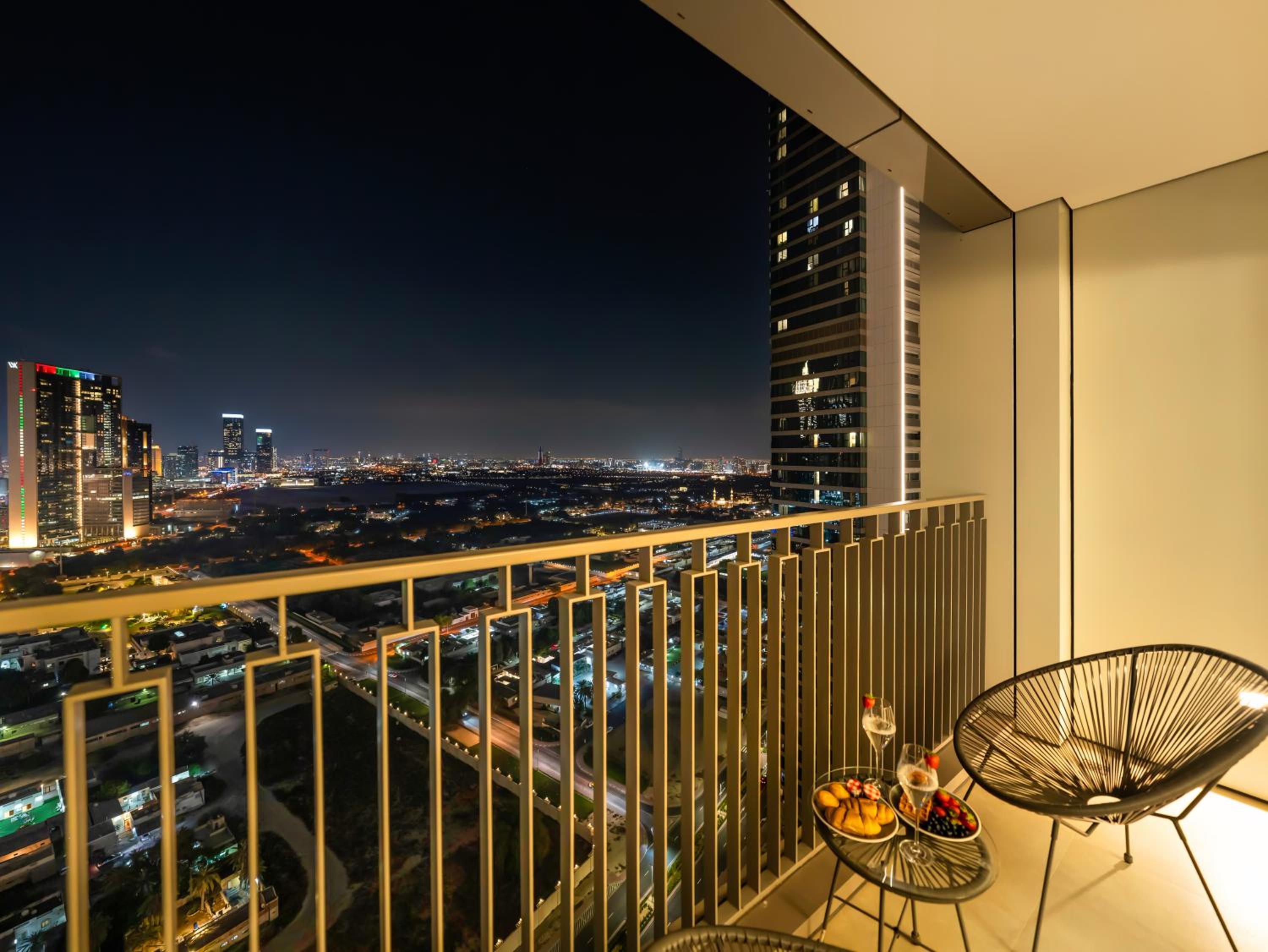 Royal Vista - Luxury 2BR Apartment at Downtown Views II - Downtown