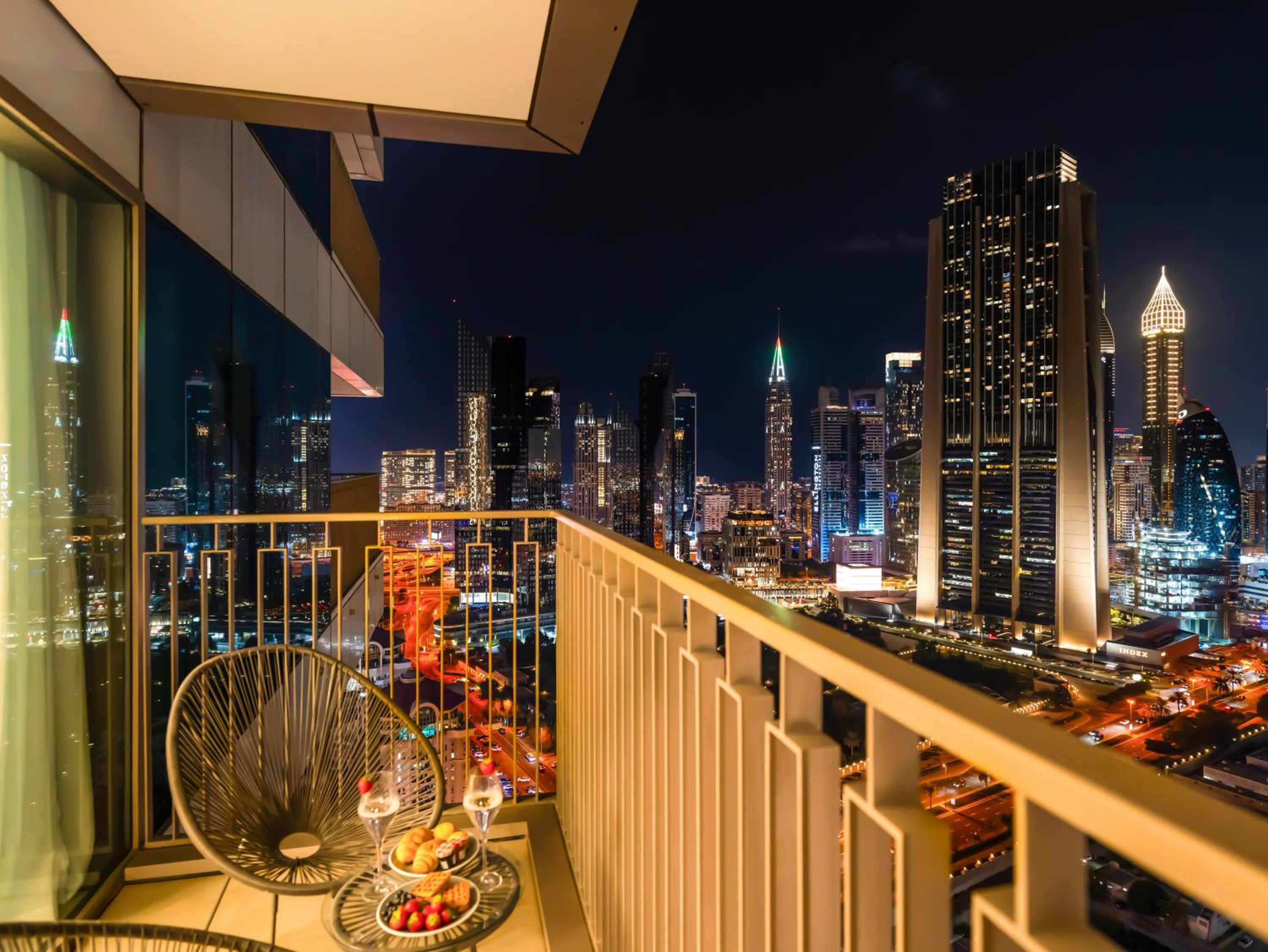 Royal Vista - Luxury 2BR Apartment at Downtown Views II - Downtown
