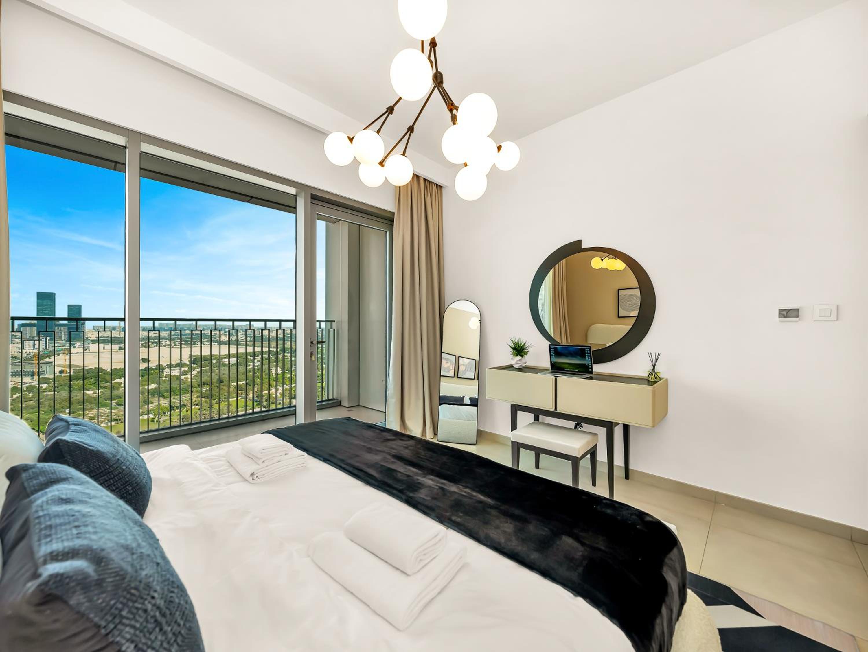 Royal Vista - Luxury 2BR Apartment at Downtown Views II - Downtown