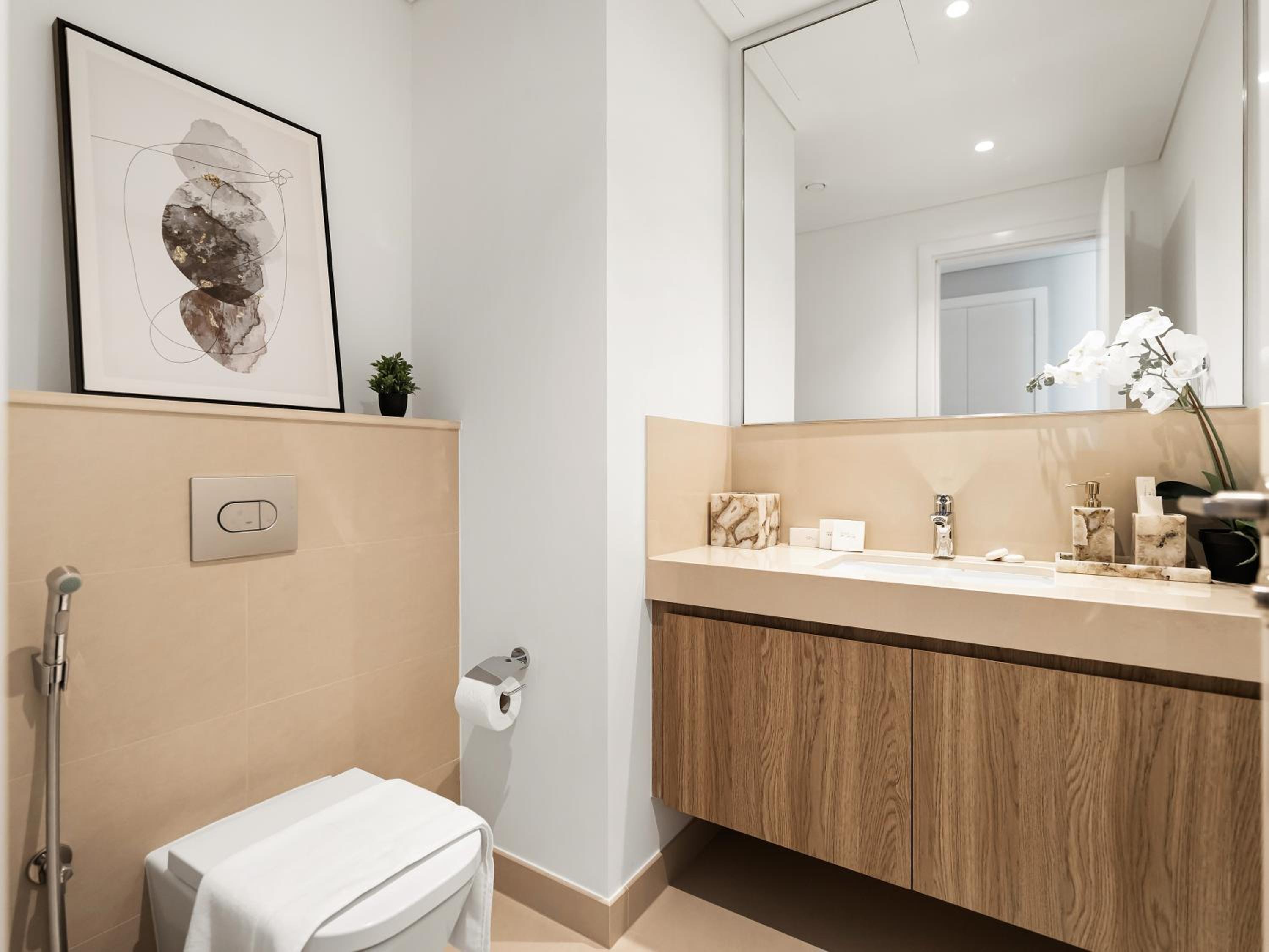 Royal Vista - Luxury 2BR Apartment at Downtown Views II - Downtown