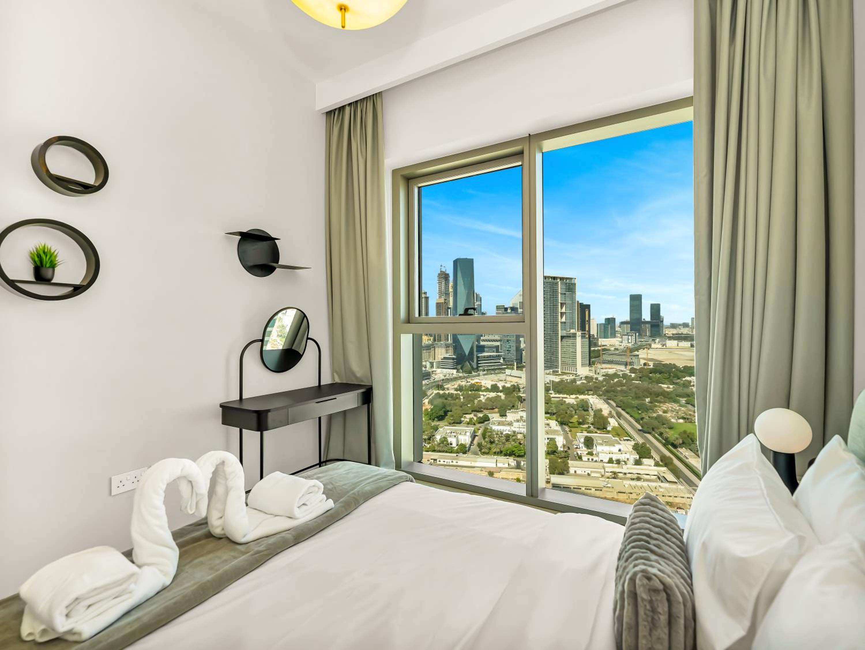 Royal Vista - Luxury 2BR Apartment at Downtown Views II - Downtown