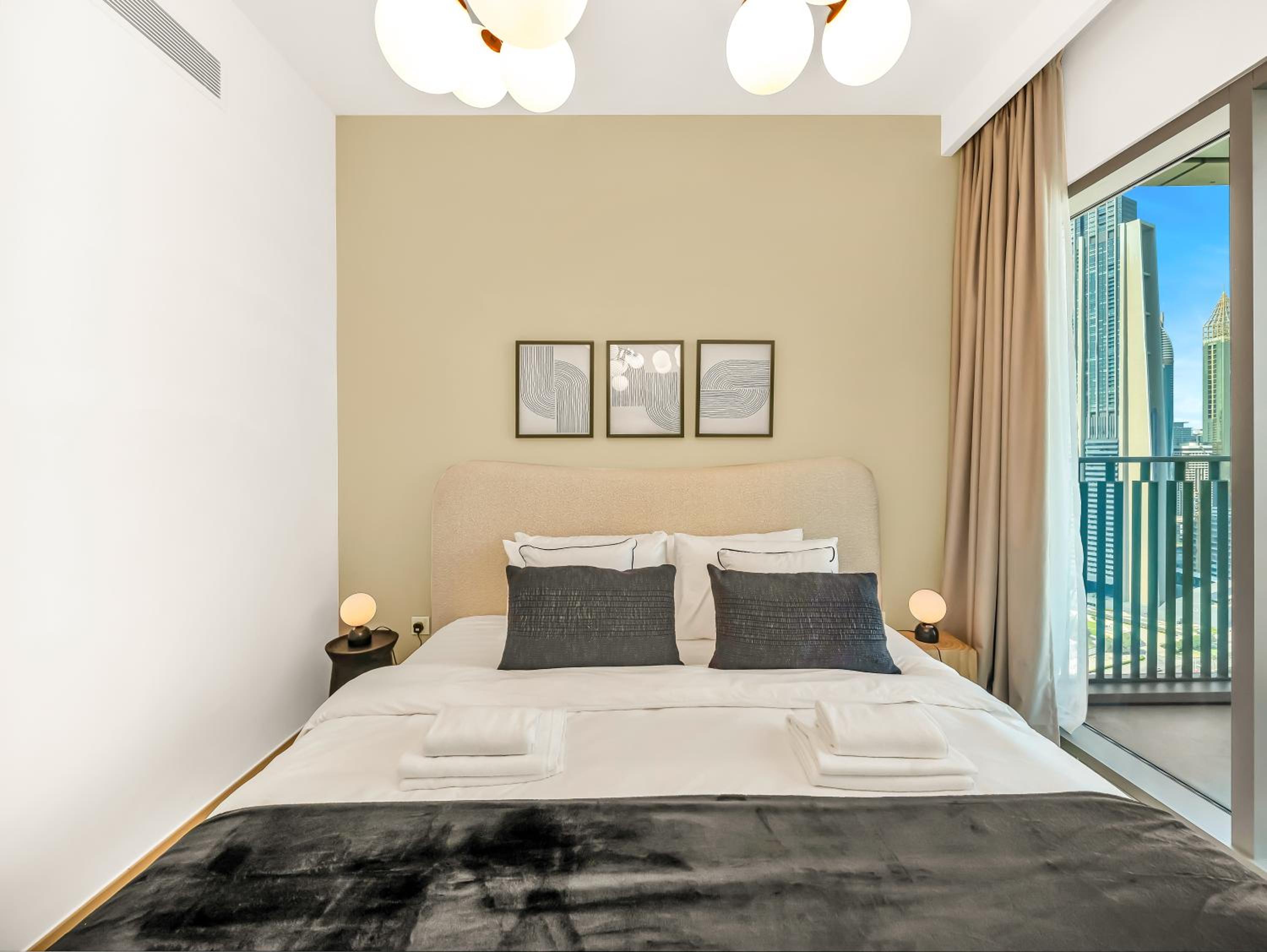 Royal Vista - Luxury 2BR Apartment at Downtown Views II - Downtown