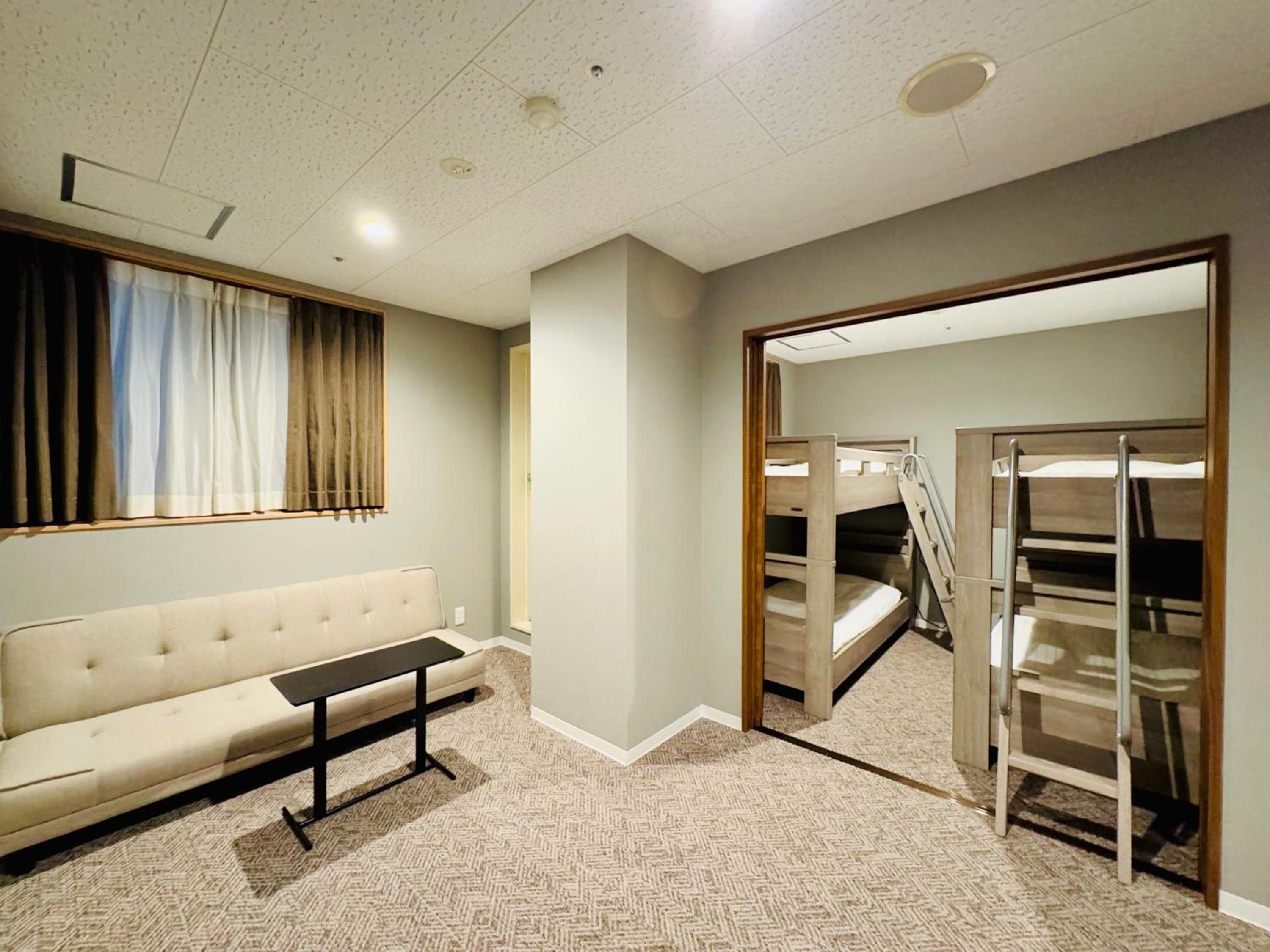 BANDE Hotel in Namba