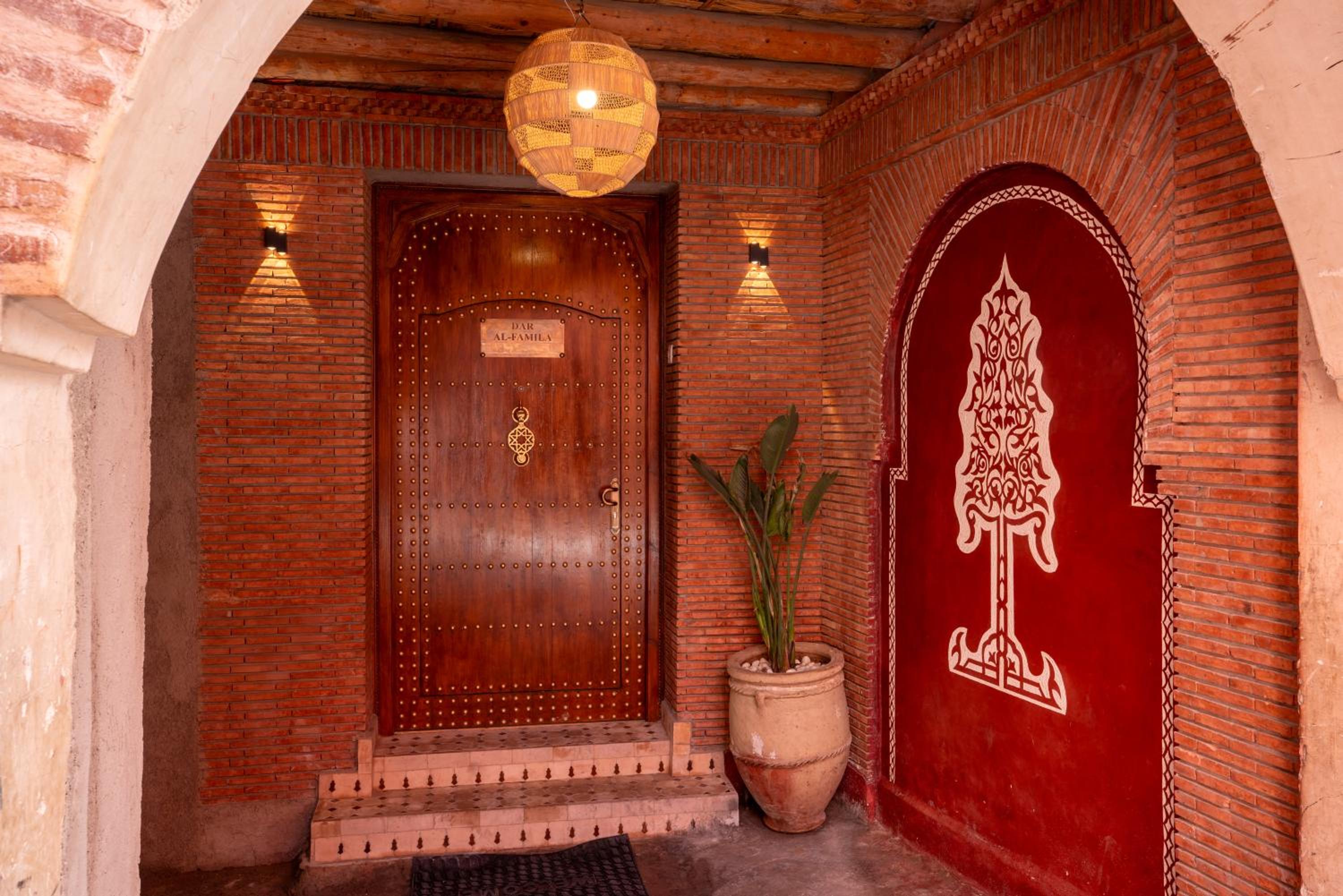 Riad Dar Al-Famila & Spa