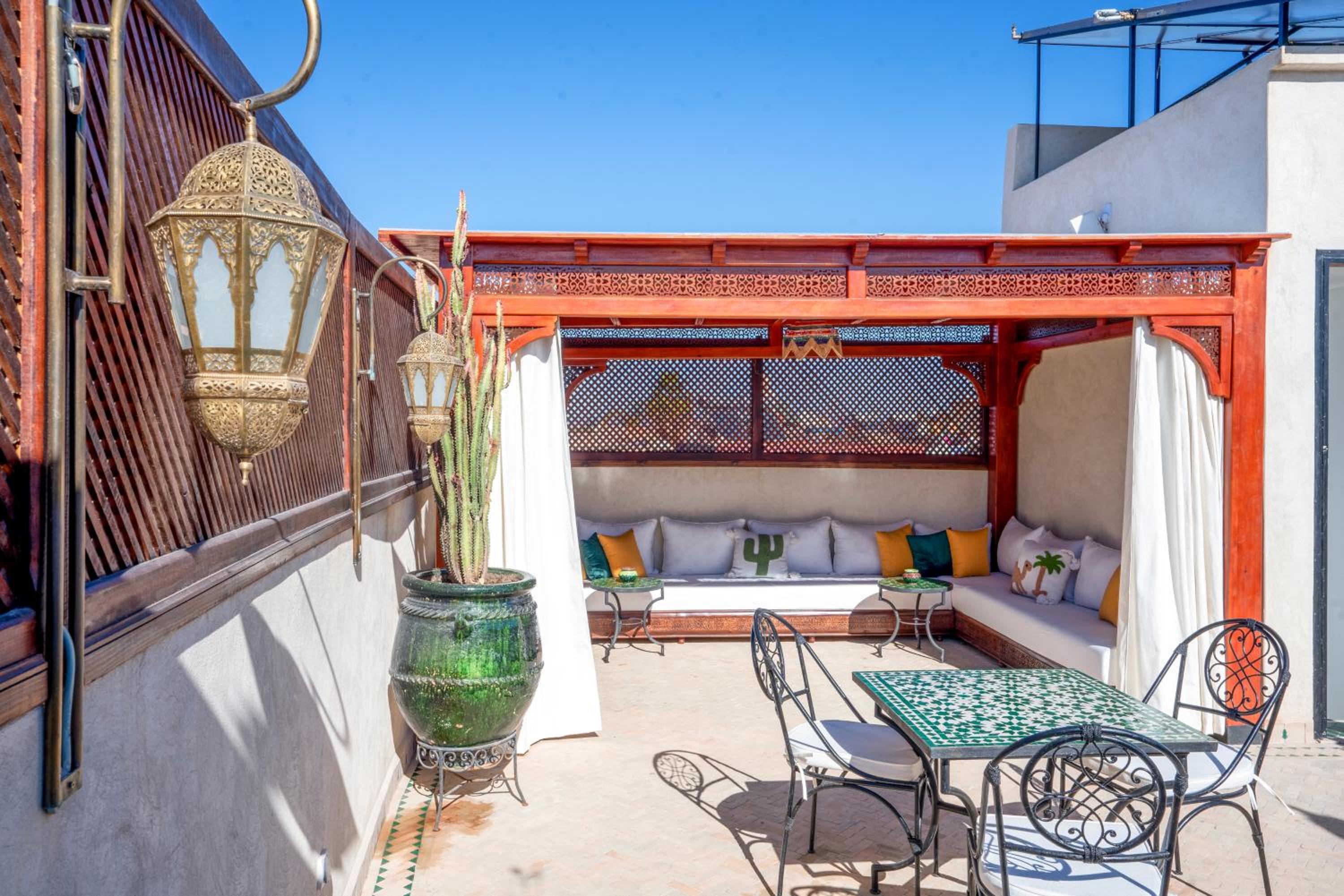 Riad Dar Al-Famila & Spa