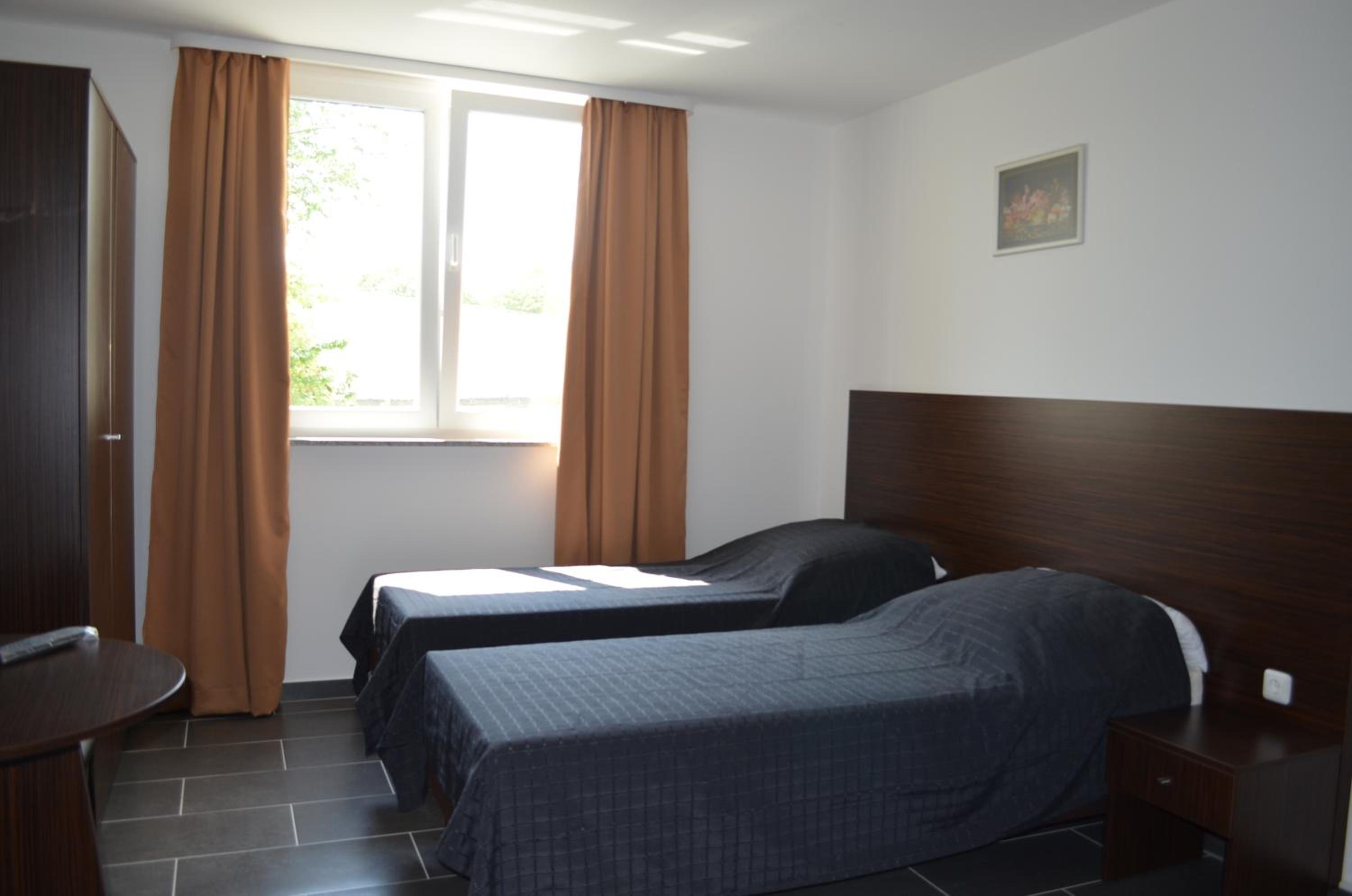 Zwei Raben Pension