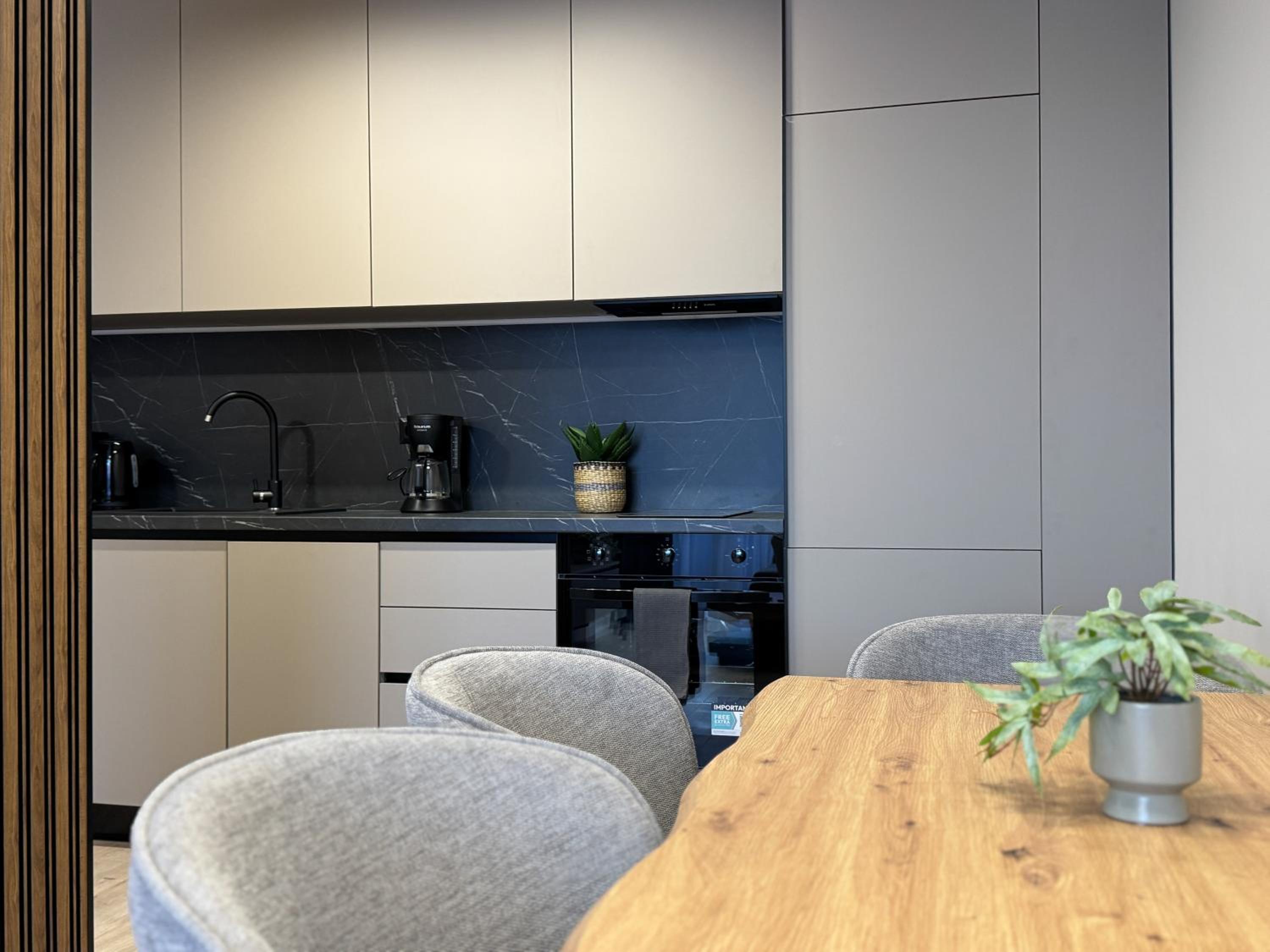 Modern & Spacious Two-Bedroom Apartment