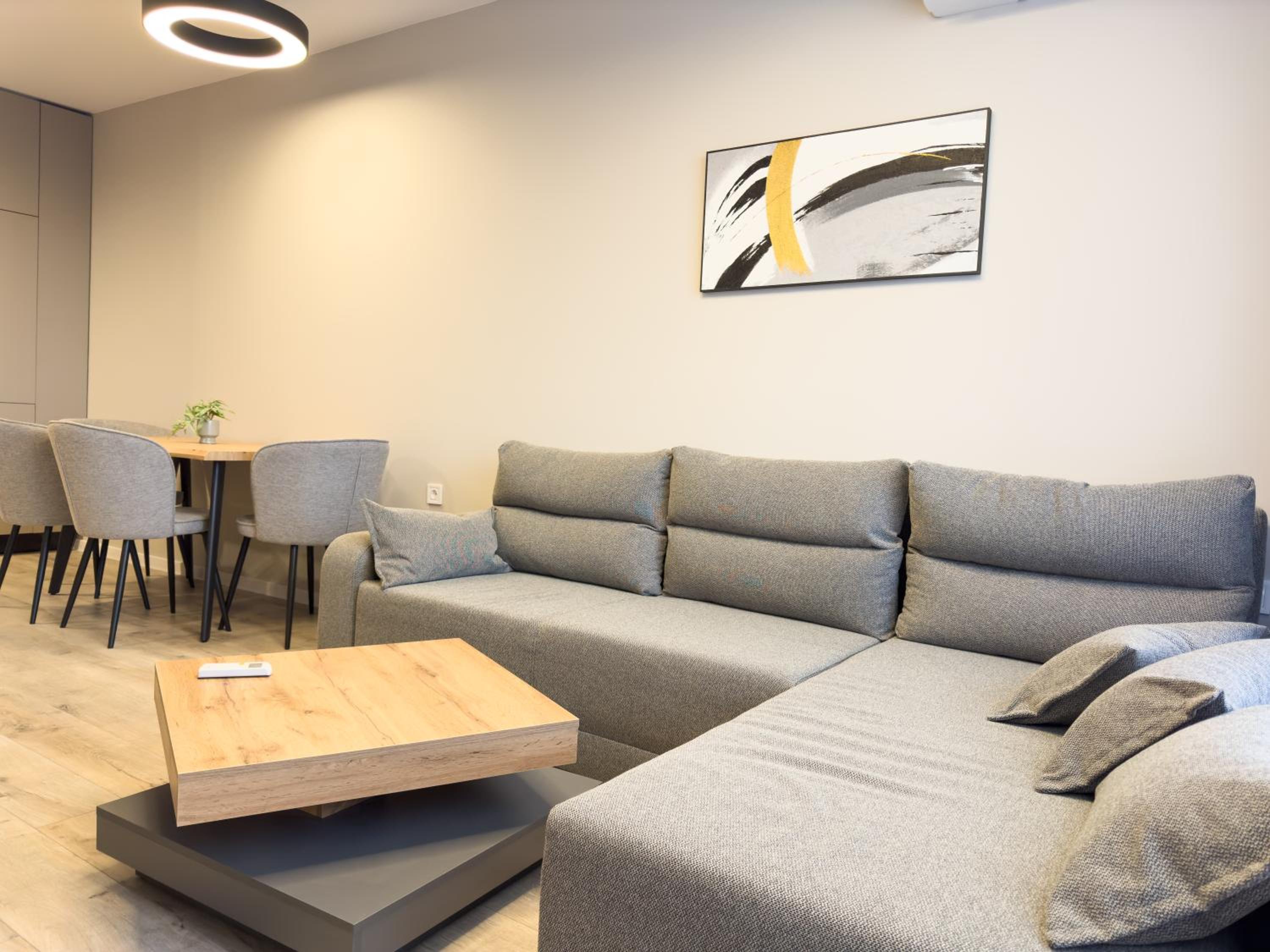 Modern & Spacious Two-Bedroom Apartment