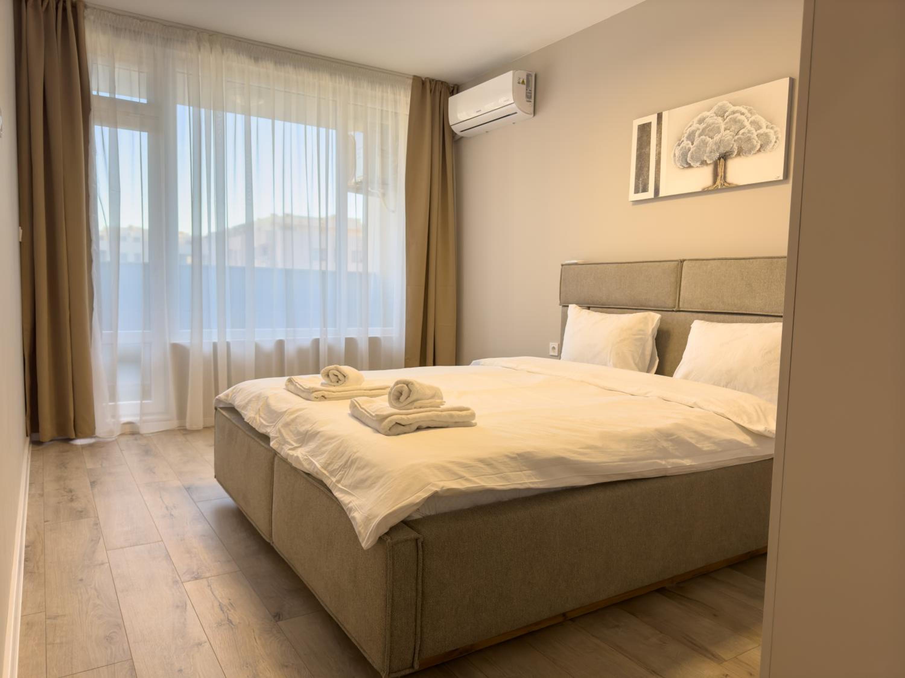 Modern & Spacious Two-Bedroom Apartment