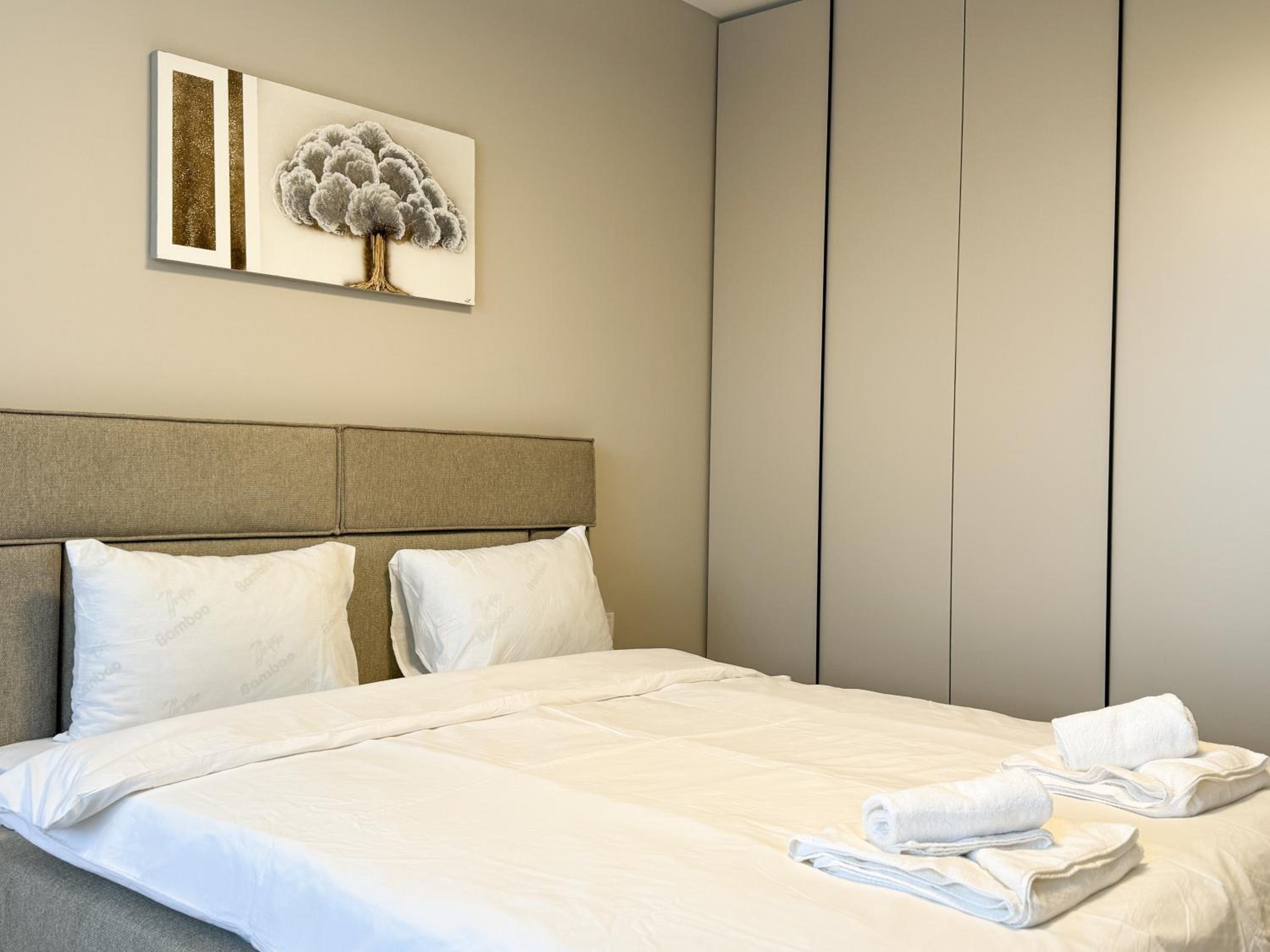 Modern & Spacious Two-Bedroom Apartment