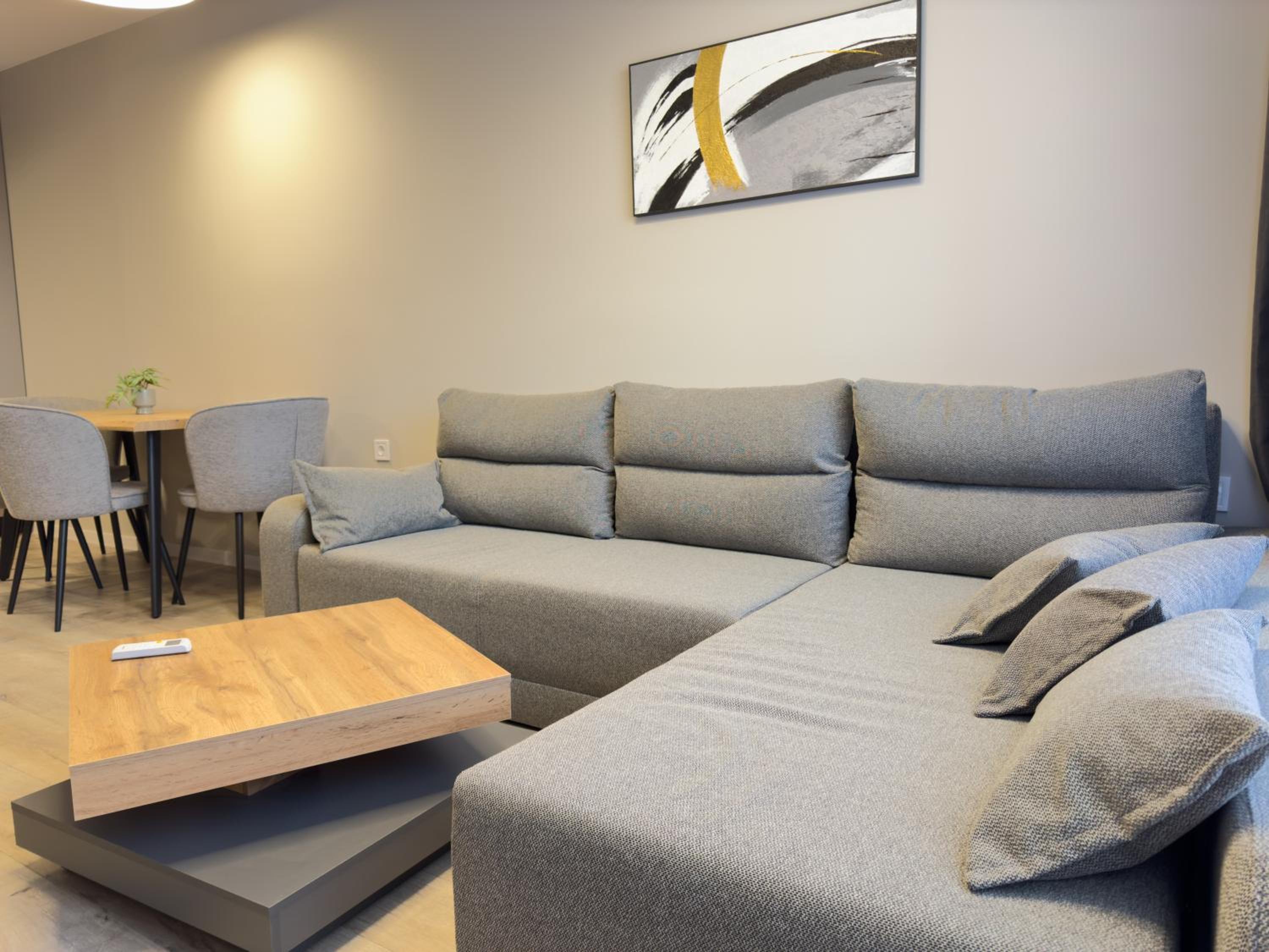 Modern & Spacious Two-Bedroom Apartment