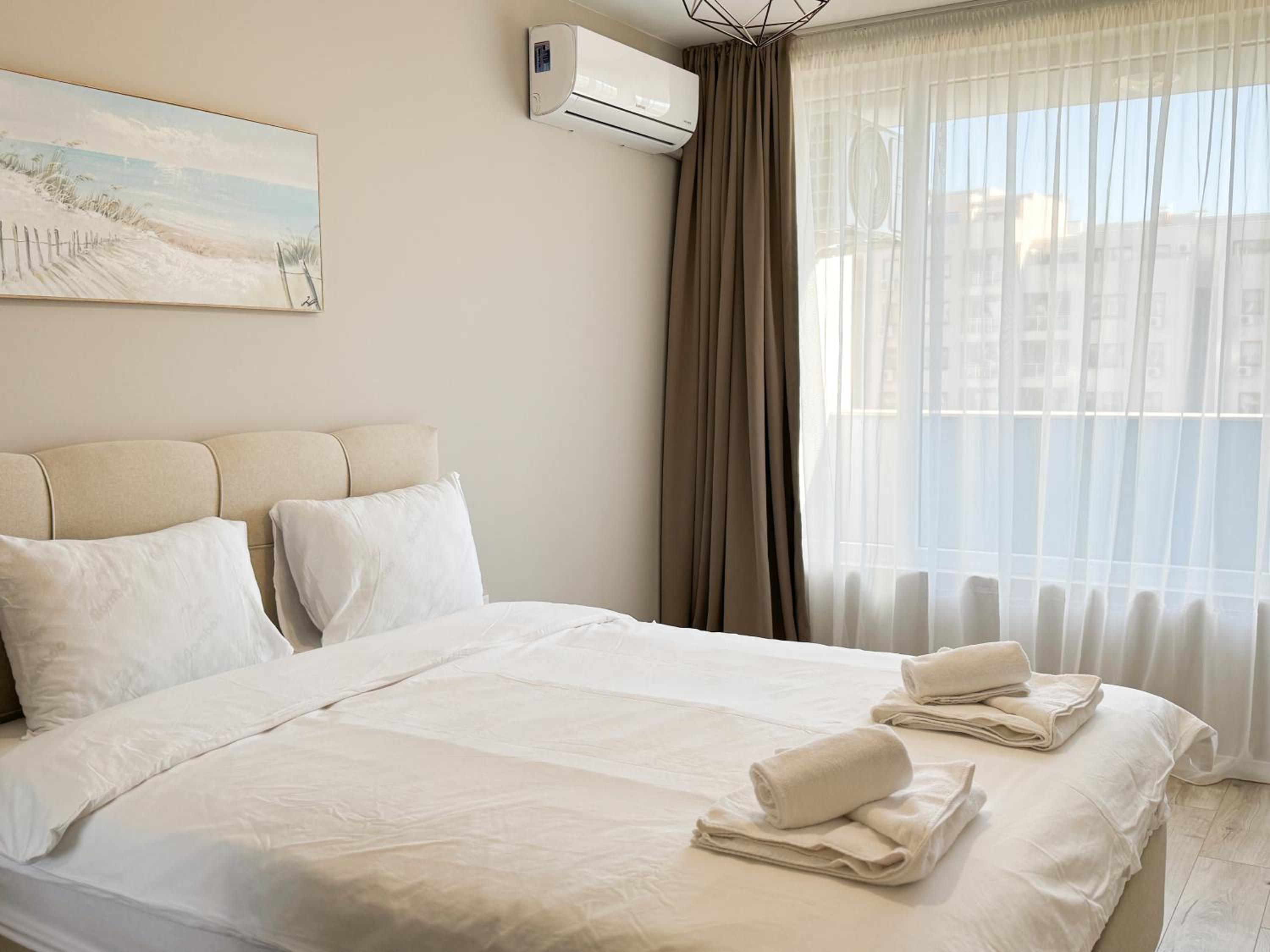 Modern & Spacious Two-Bedroom Apartment