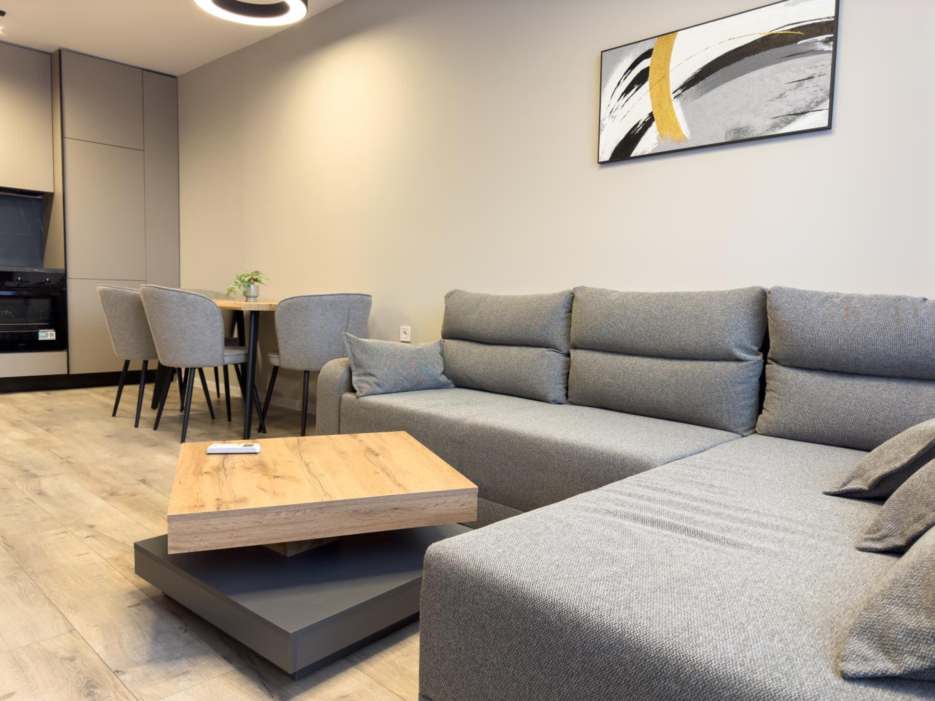 Modern & Spacious Two-Bedroom Apartment