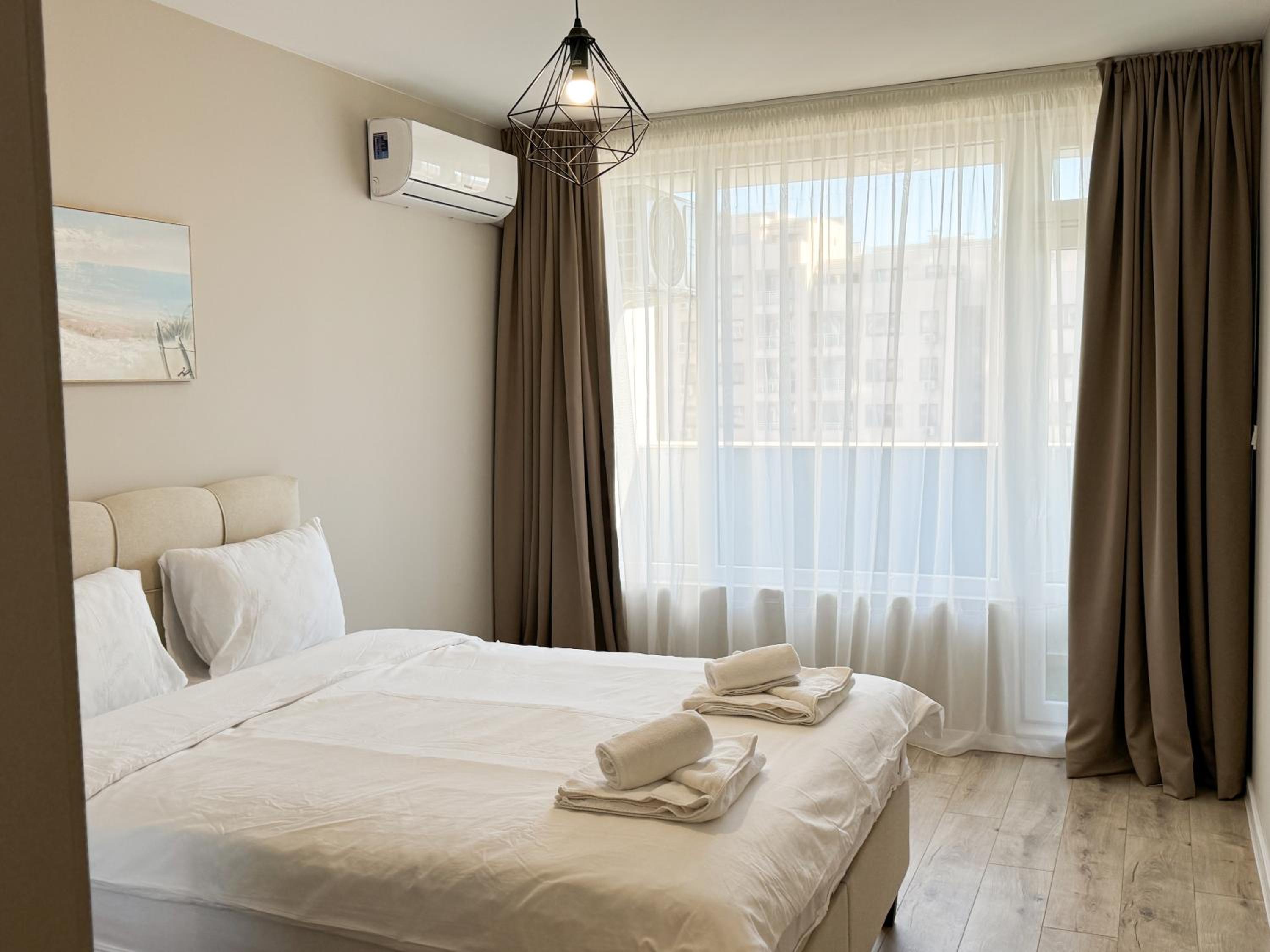 Modern & Spacious Two-Bedroom Apartment