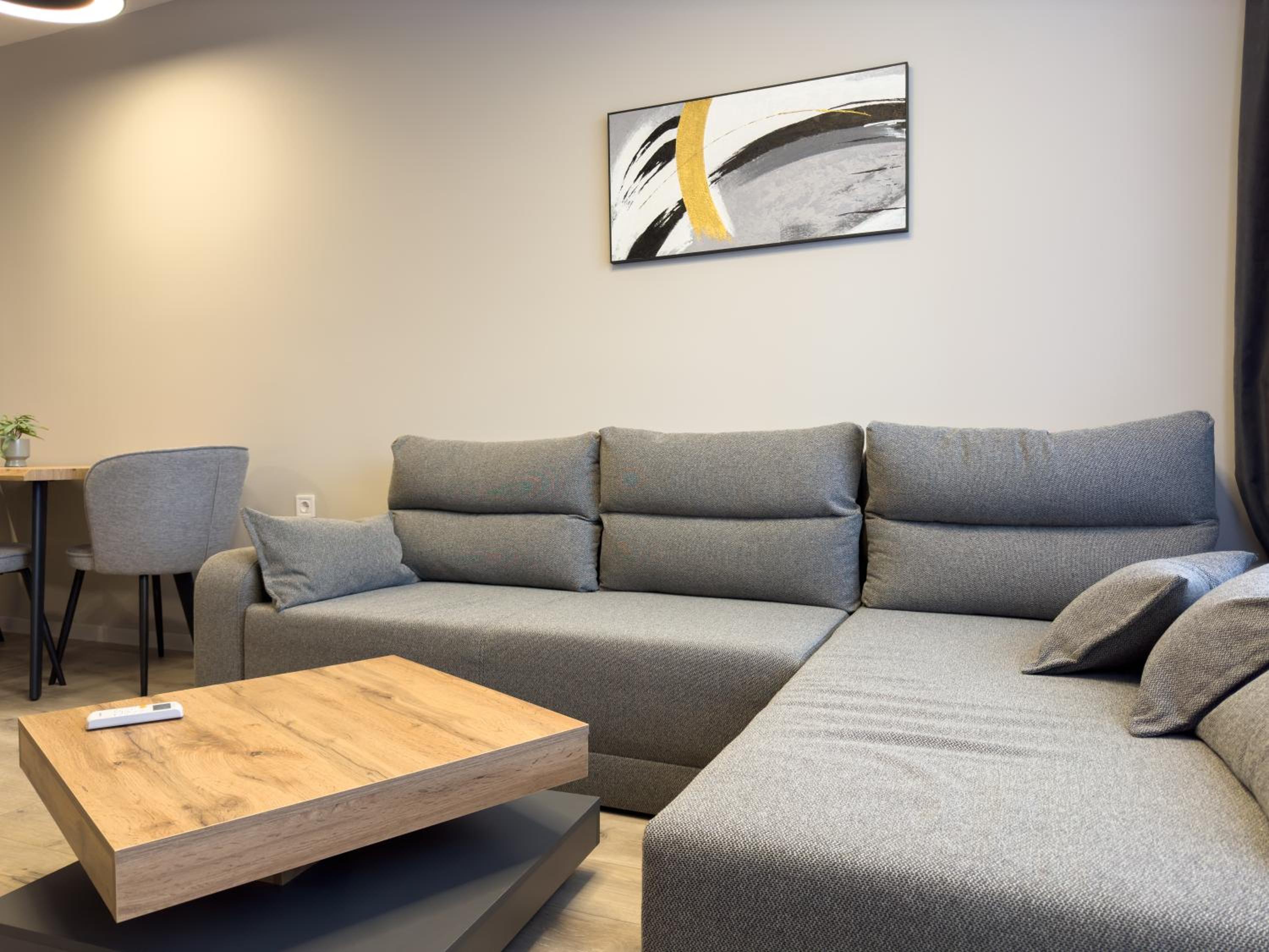 Modern & Spacious Two-Bedroom Apartment
