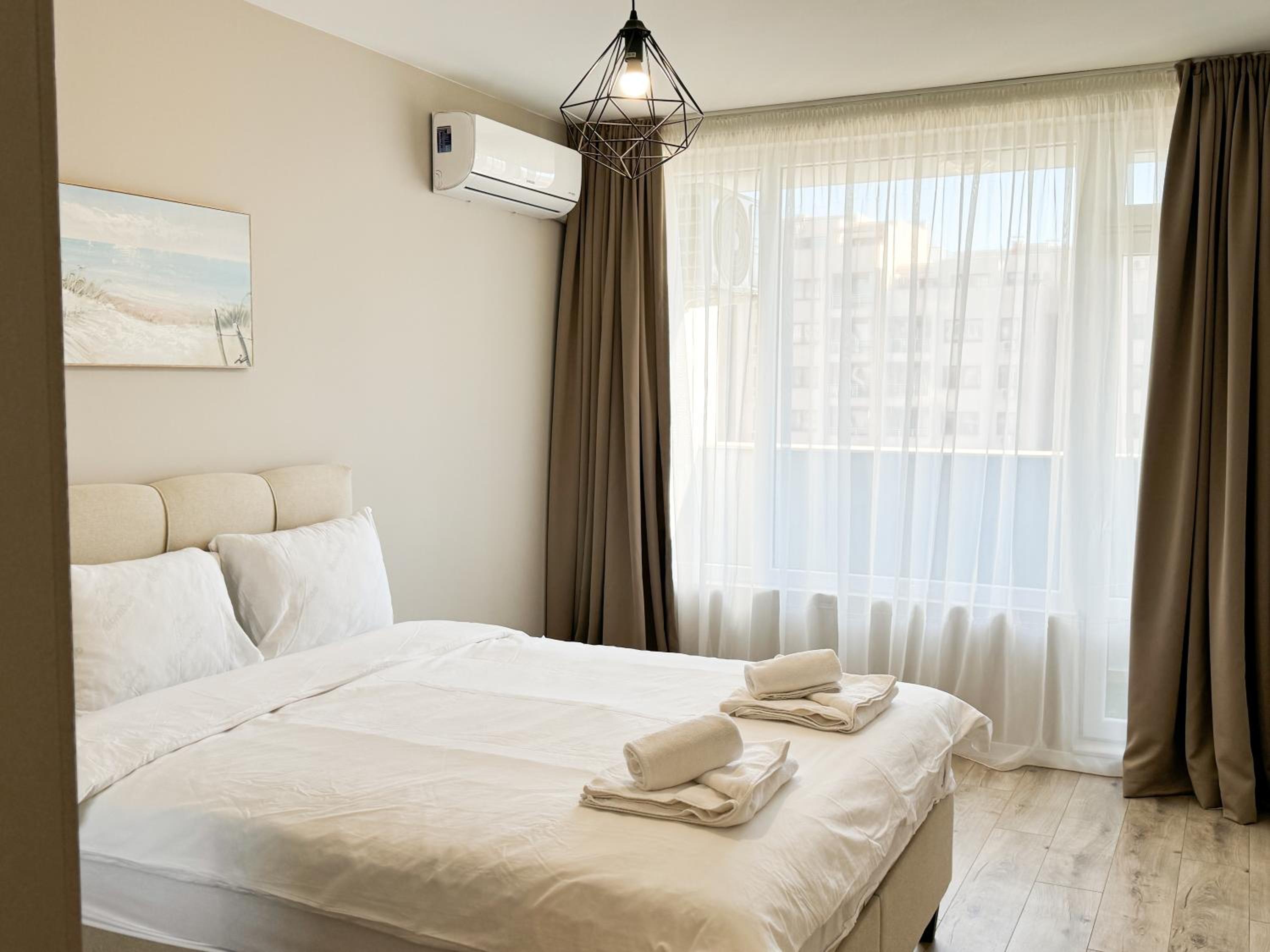 Modern & Spacious Two-Bedroom Apartment