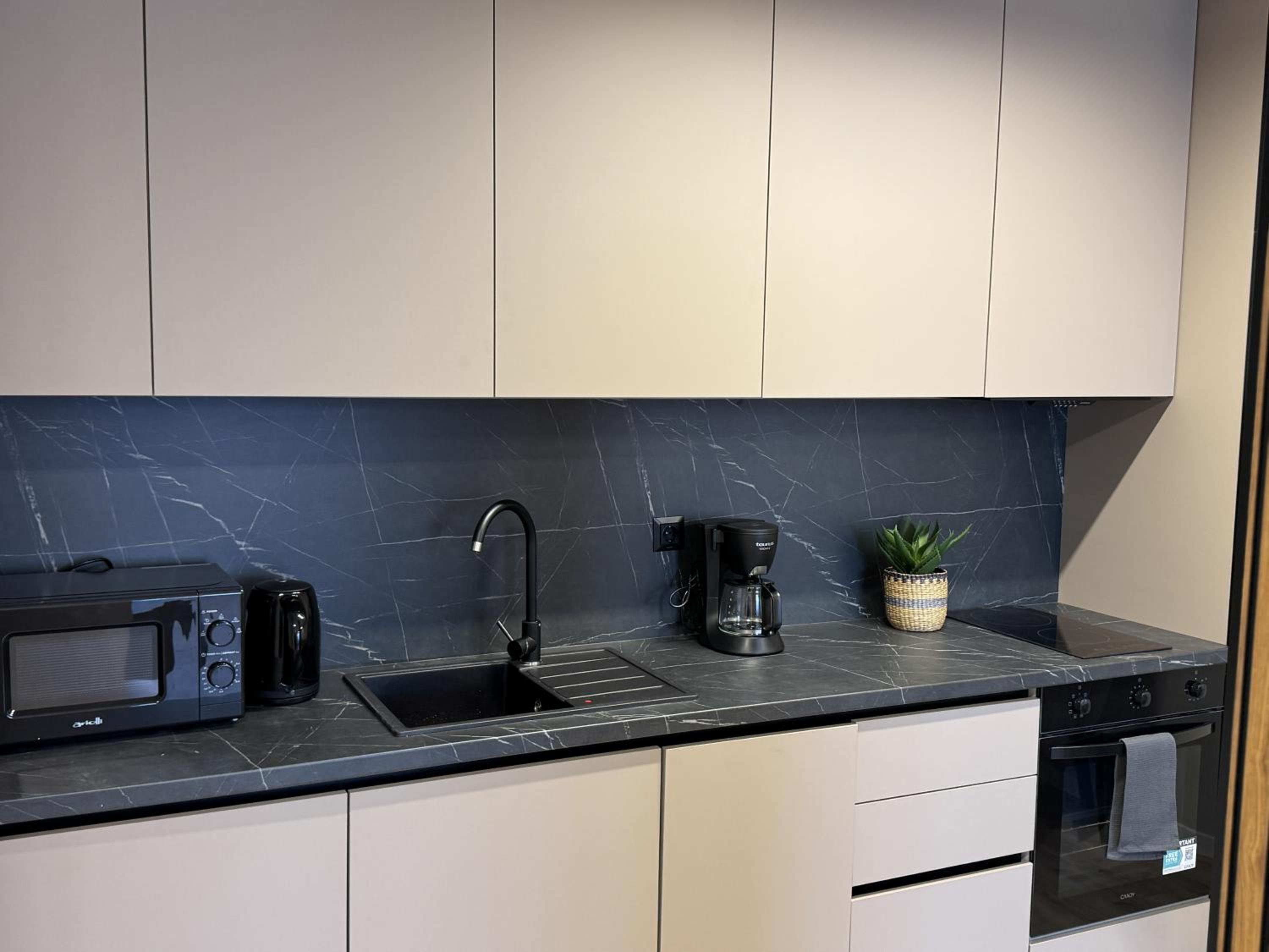 Modern & Spacious Two-Bedroom Apartment