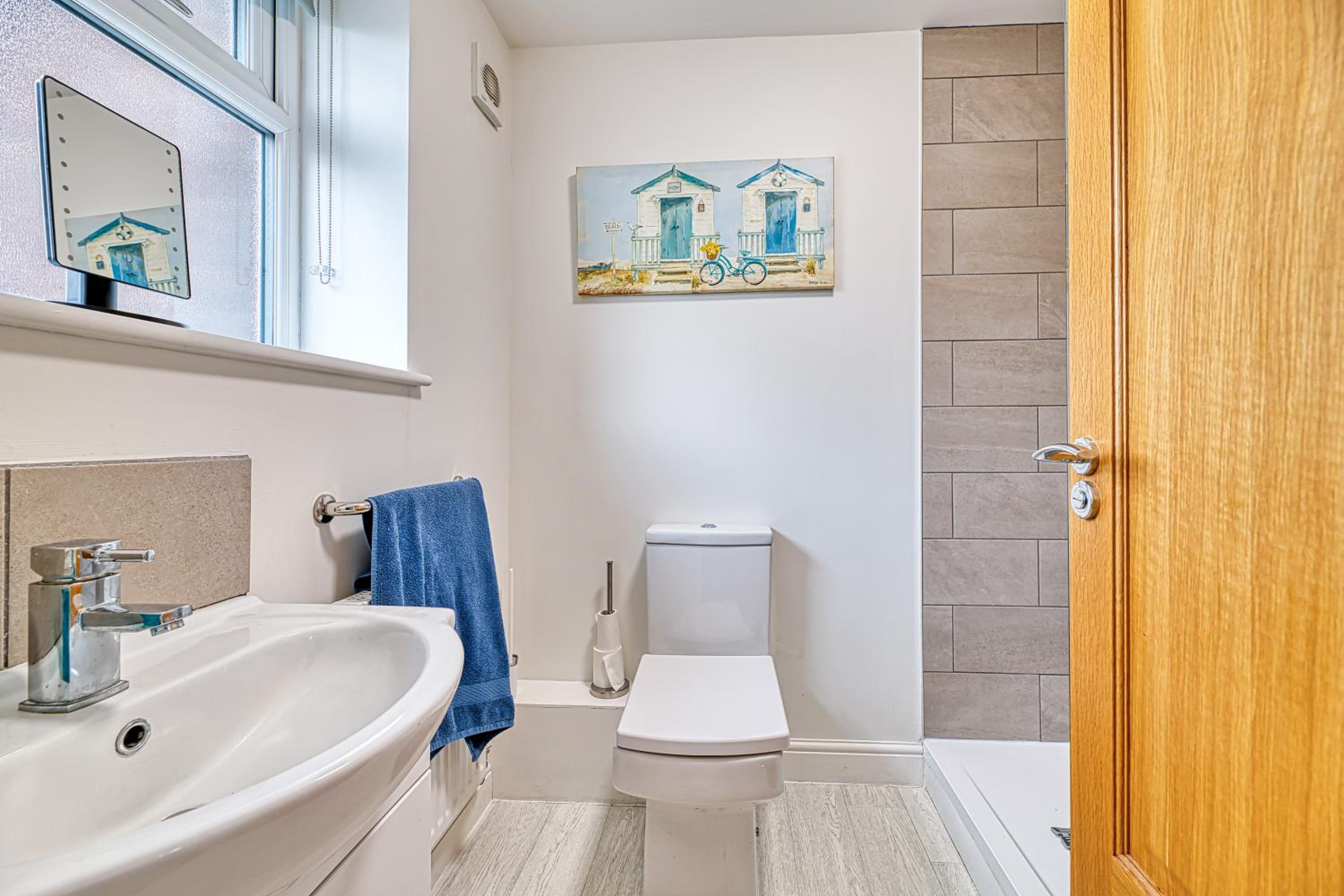 Spacious One Bedroom in Guilden Sutton by Guestz