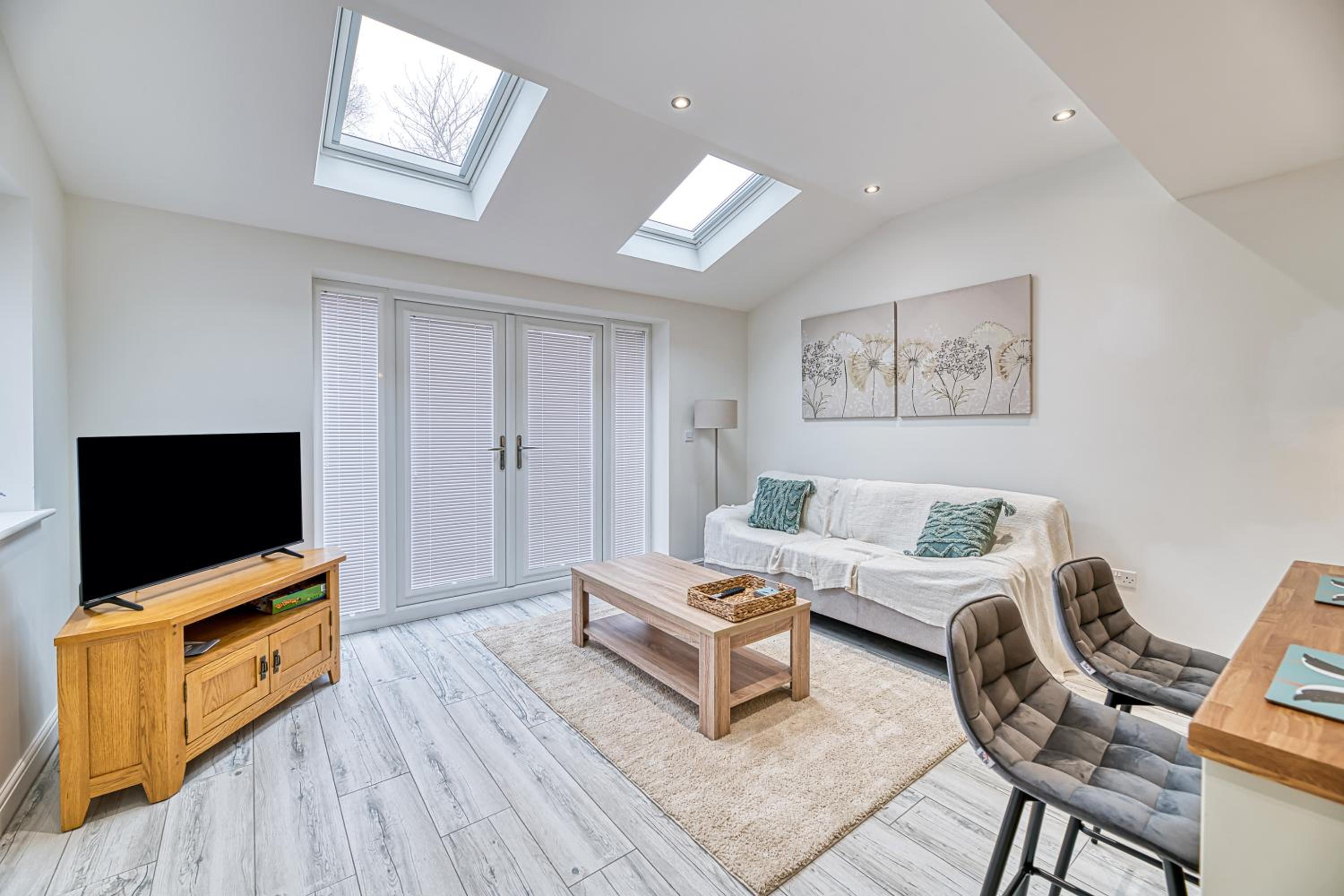 Spacious One Bedroom in Guilden Sutton by Guestz