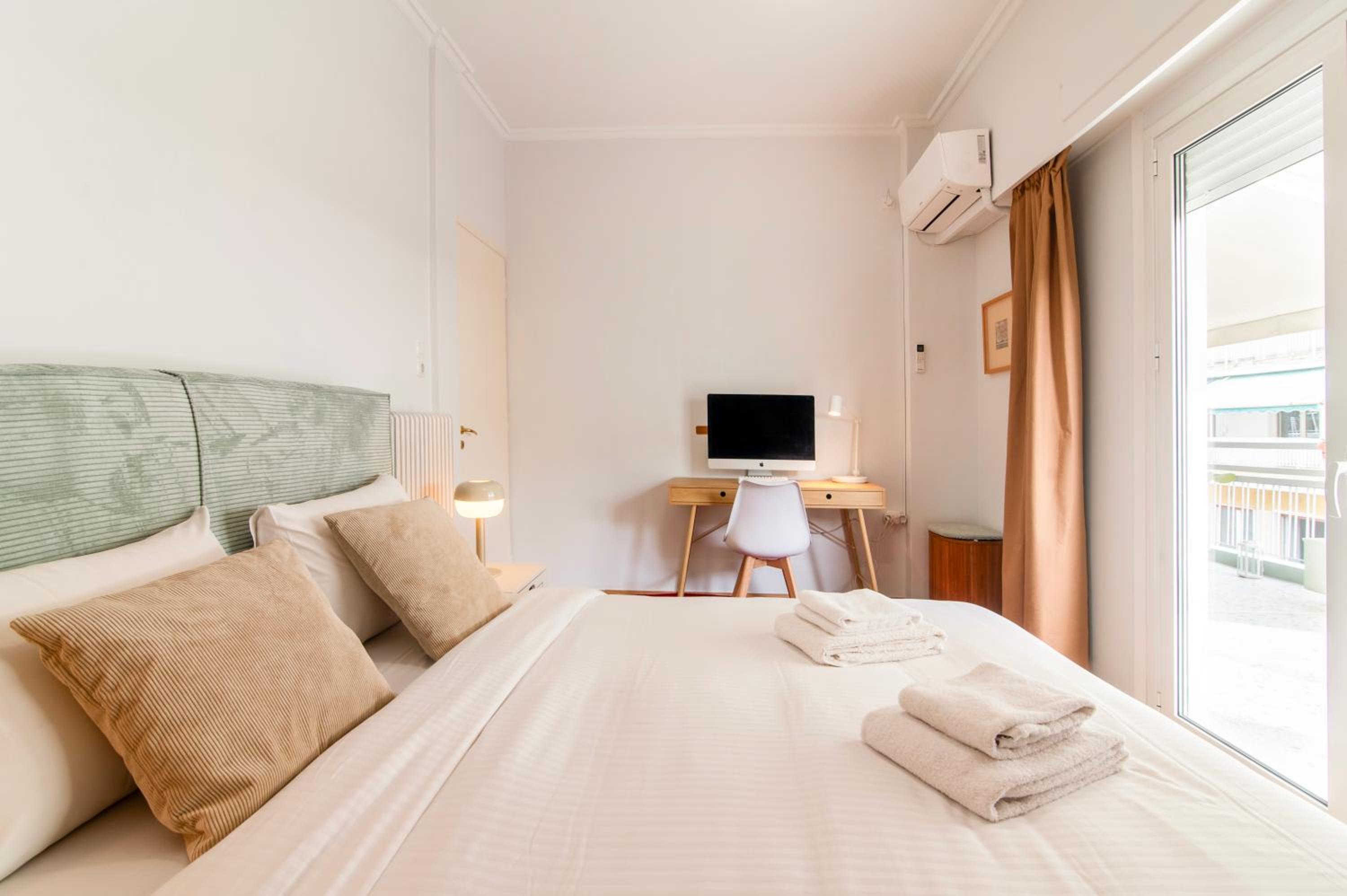 Stylish 2-Bedroom Apartment with Big Terrace in Athens