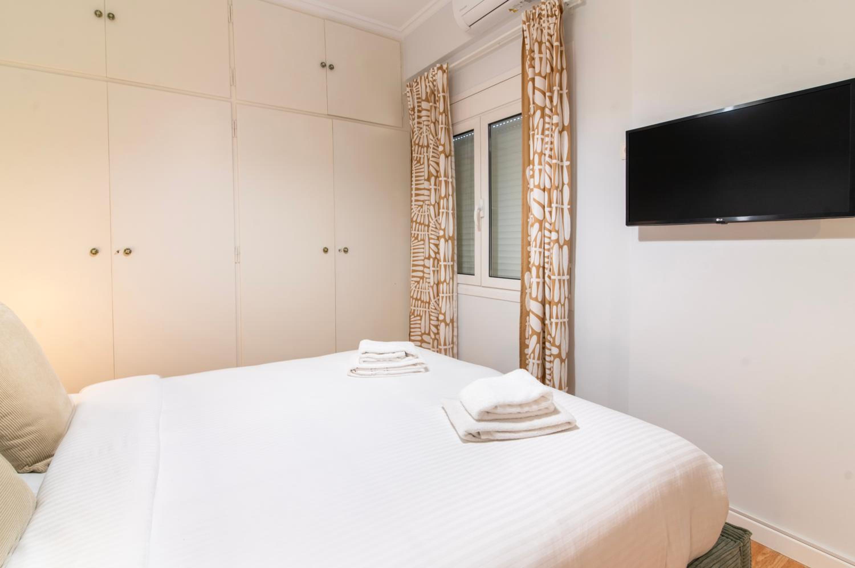 Stylish 2-Bedroom Apartment with Big Terrace in Athens