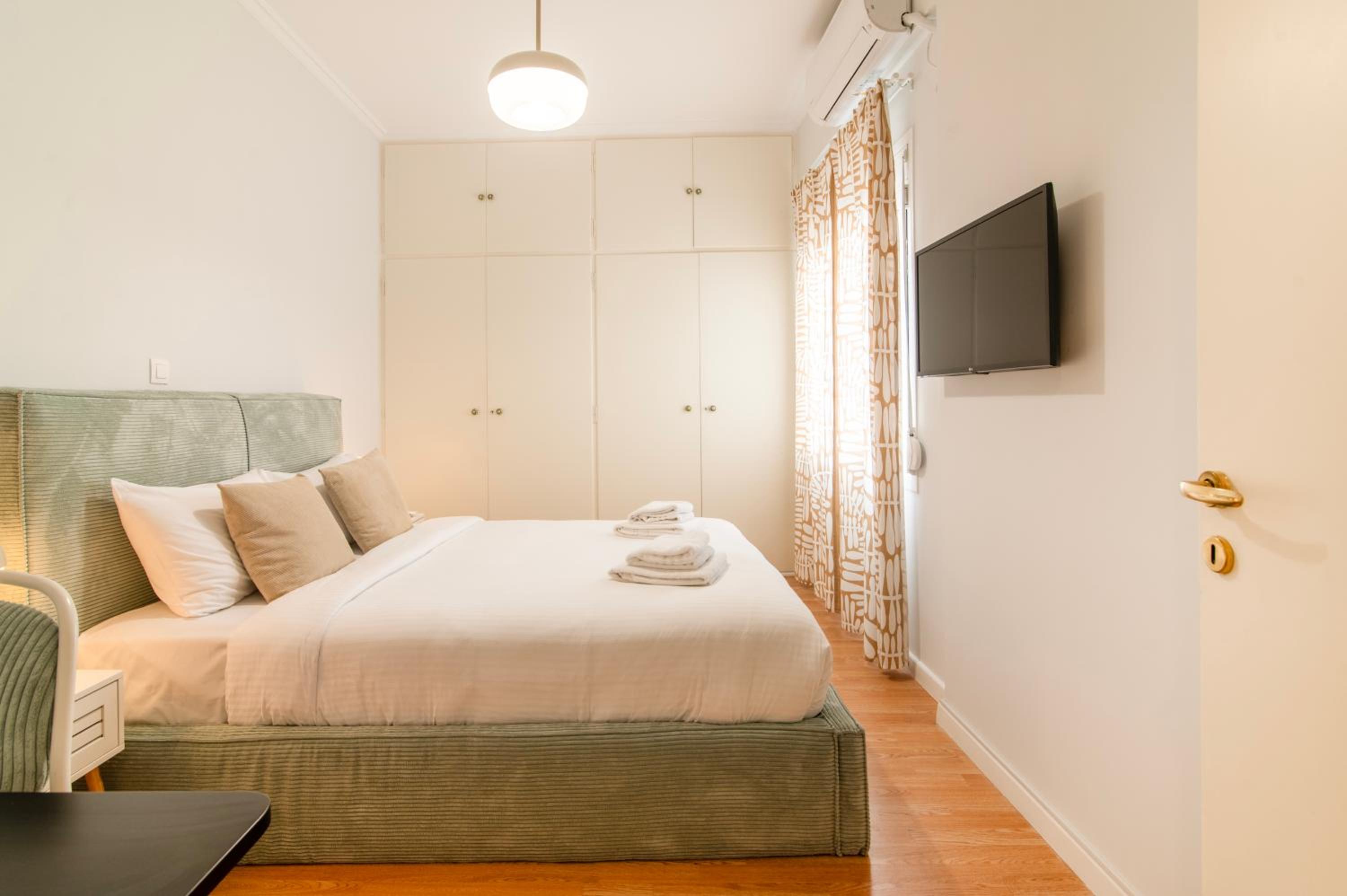 Stylish 2-Bedroom Apartment with Big Terrace in Athens
