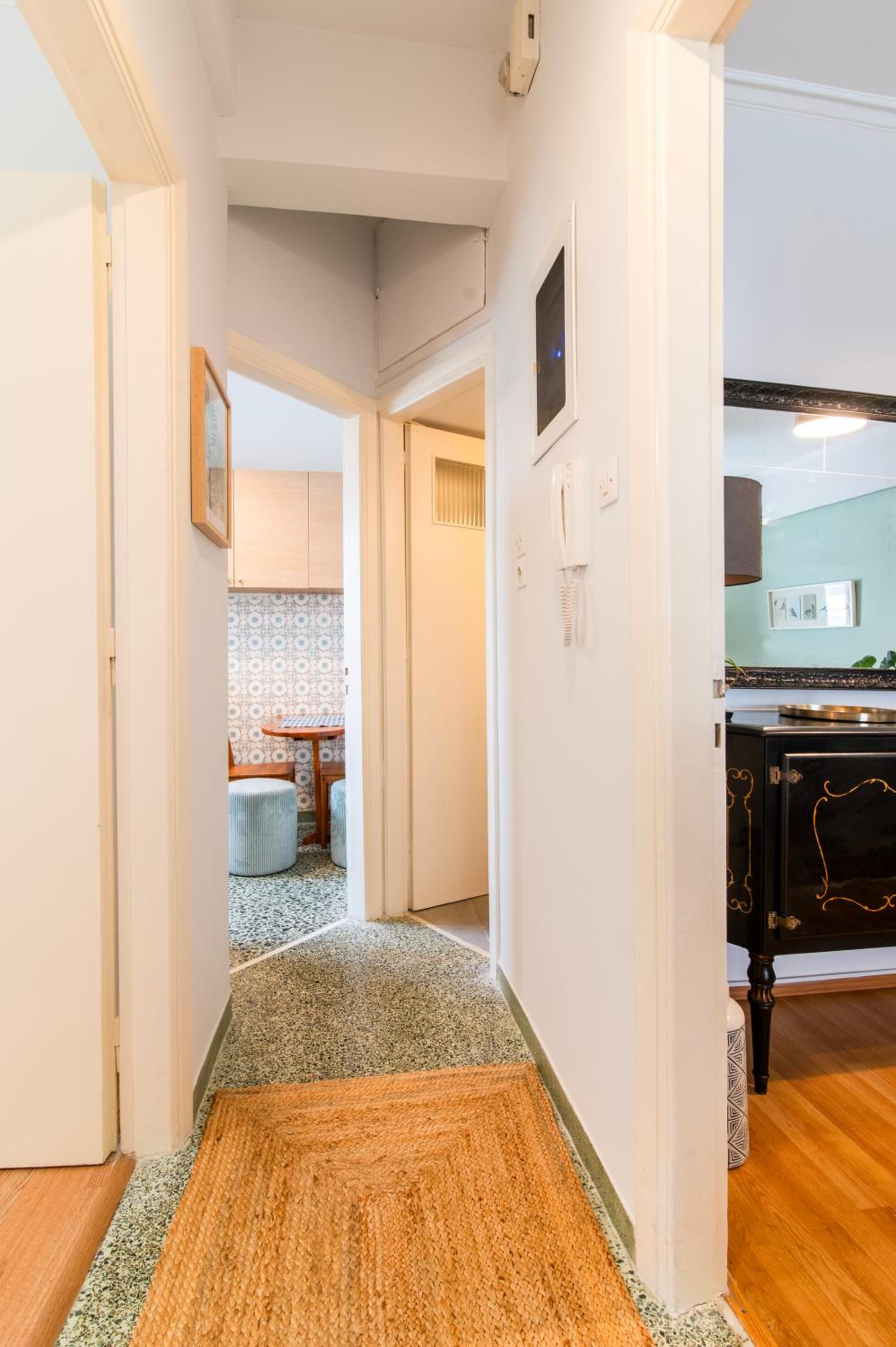 Stylish 2-Bedroom Apartment with Big Terrace in Athens