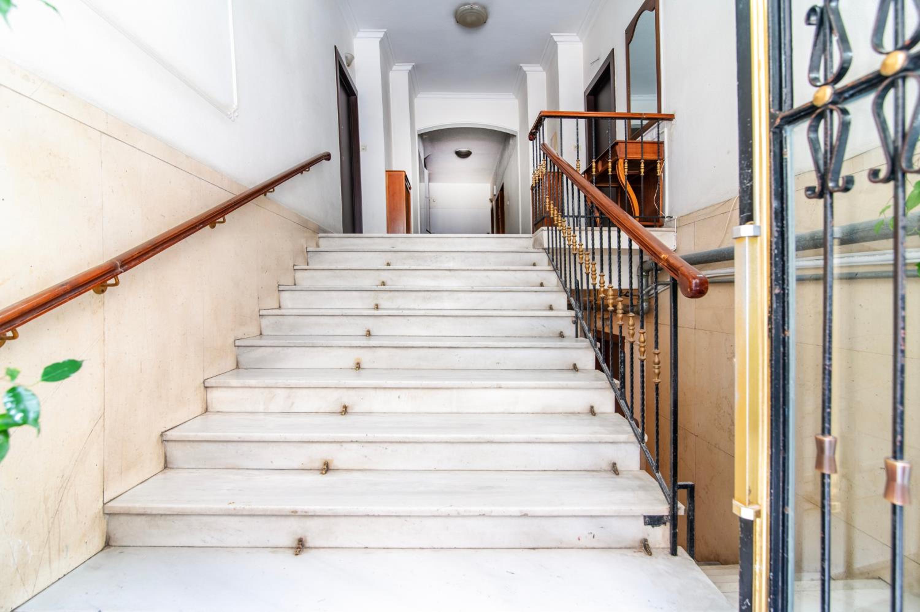 Stylish 2-Bedroom Apartment with Big Terrace in Athens