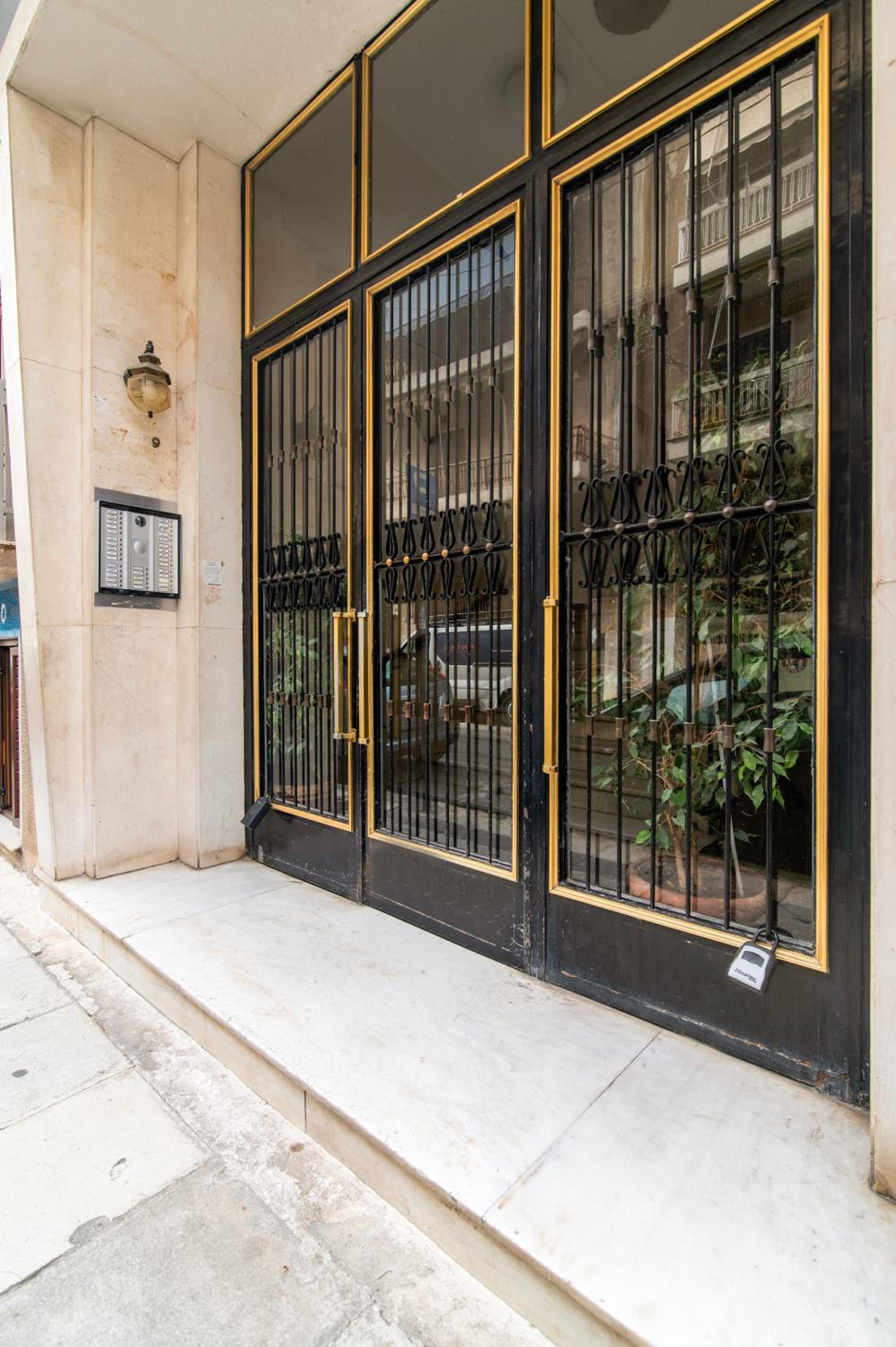 Stylish 2-Bedroom Apartment with Big Terrace in Athens