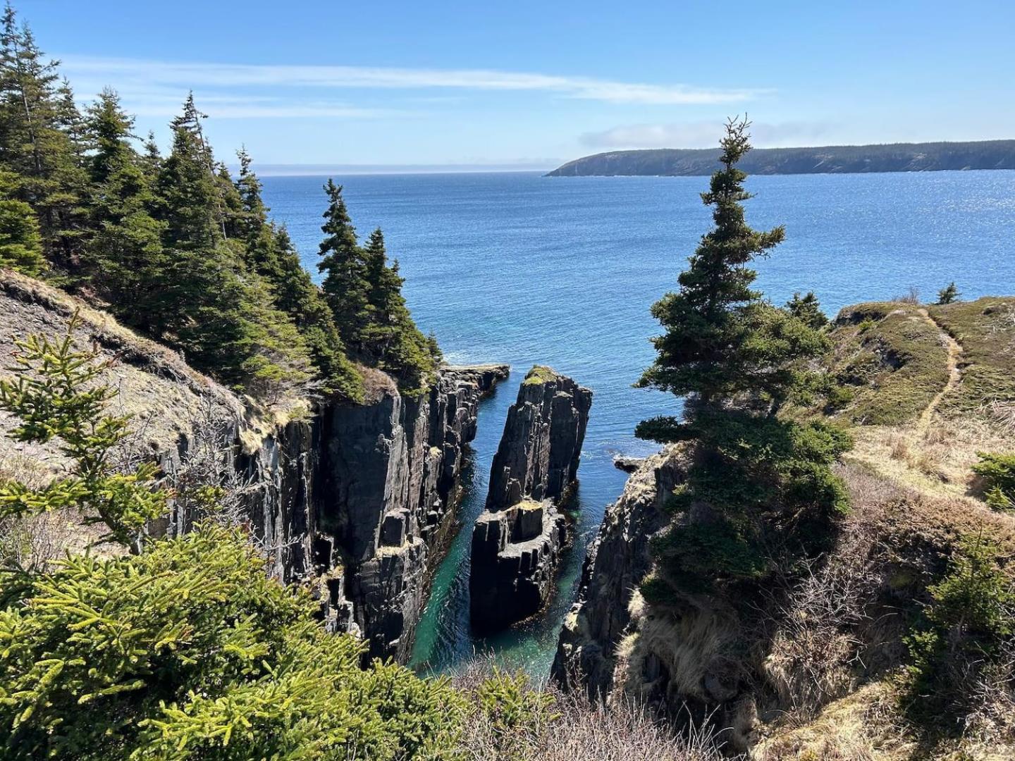 Oceanfront Cottage Walk to Trail & Boat Tours