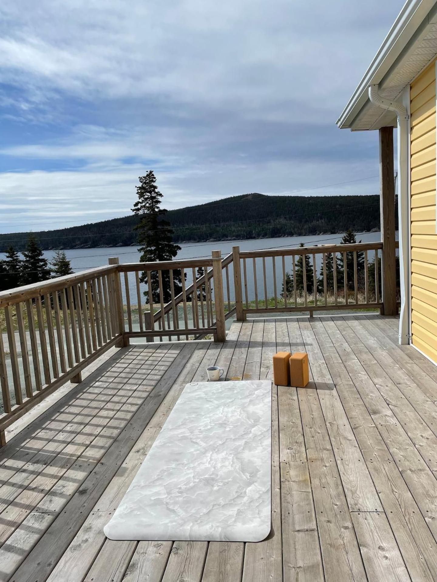 Oceanfront Cottage Walk to Trail & Boat Tours