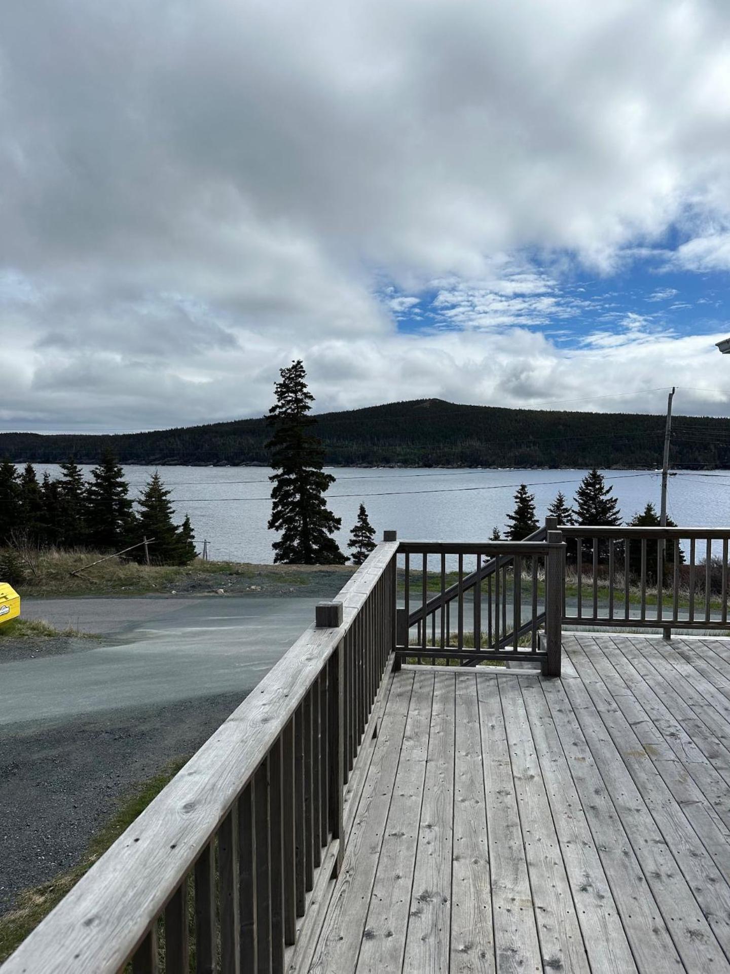 Oceanfront Cottage Walk to Trail & Boat Tours