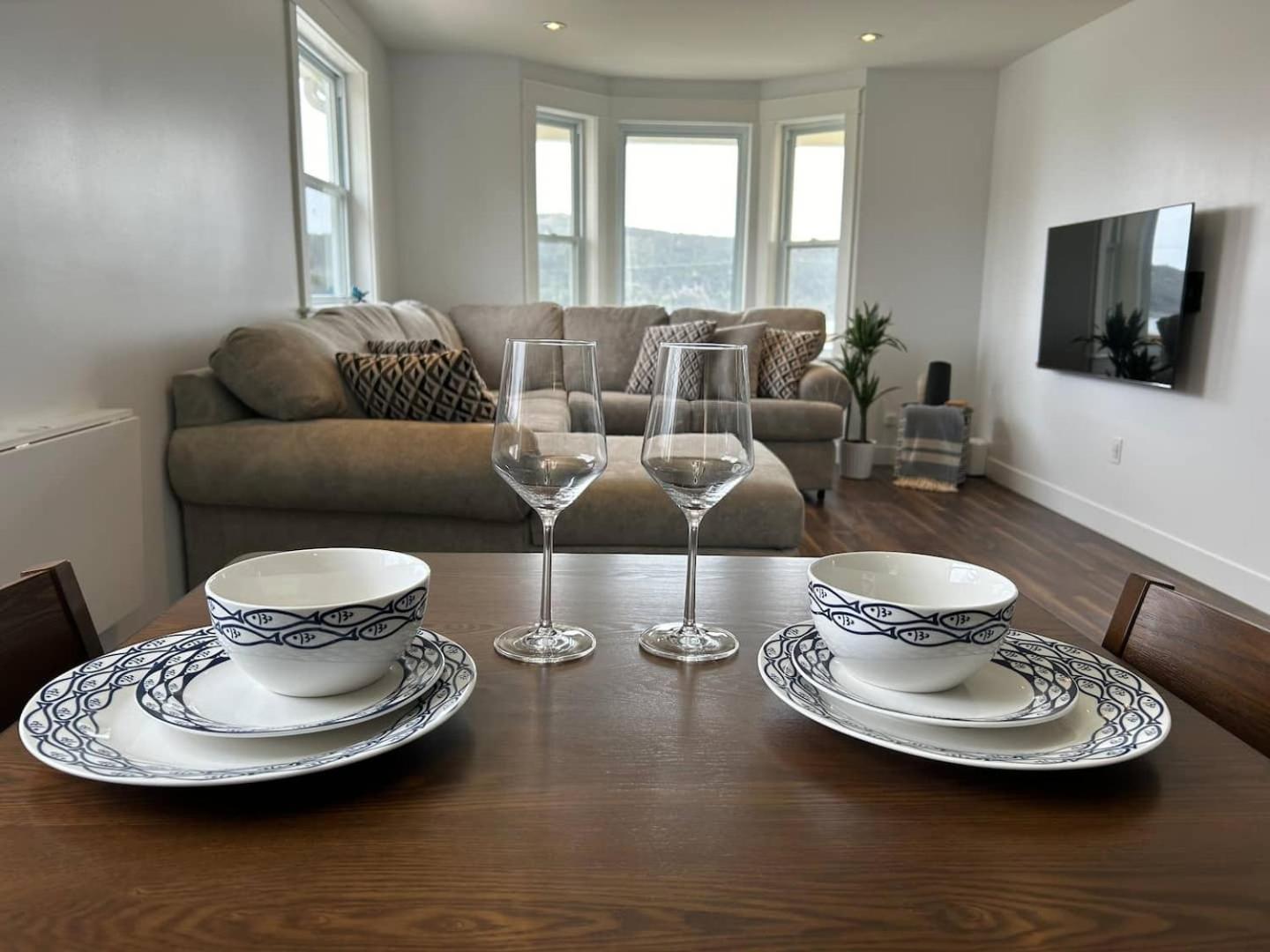 Oceanfront Cottage Walk to Trail & Boat Tours