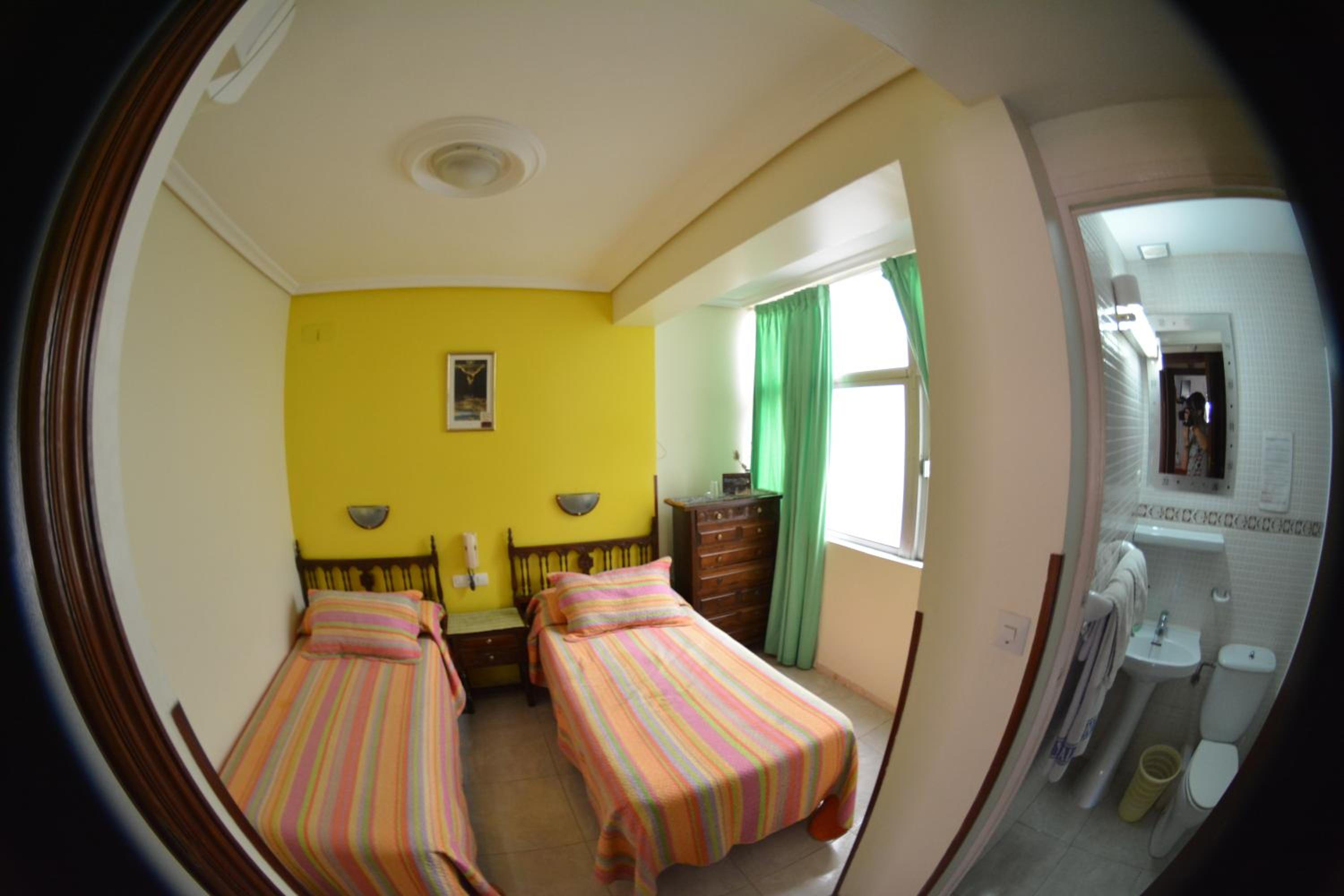 Hostal Ramón y Cajal