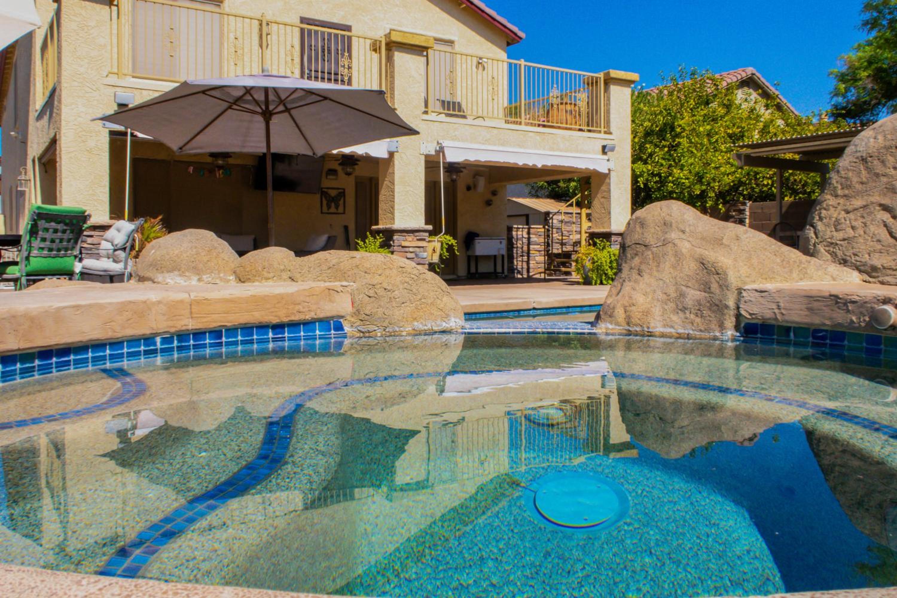 Spacious, Fully Equipped 5BR Home with Pool