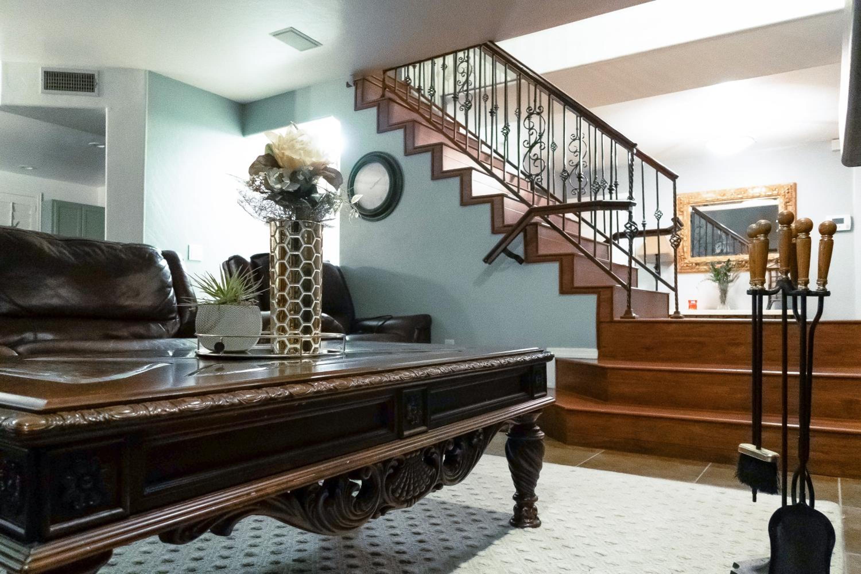 Spacious, Fully Equipped 5BR Home with Pool