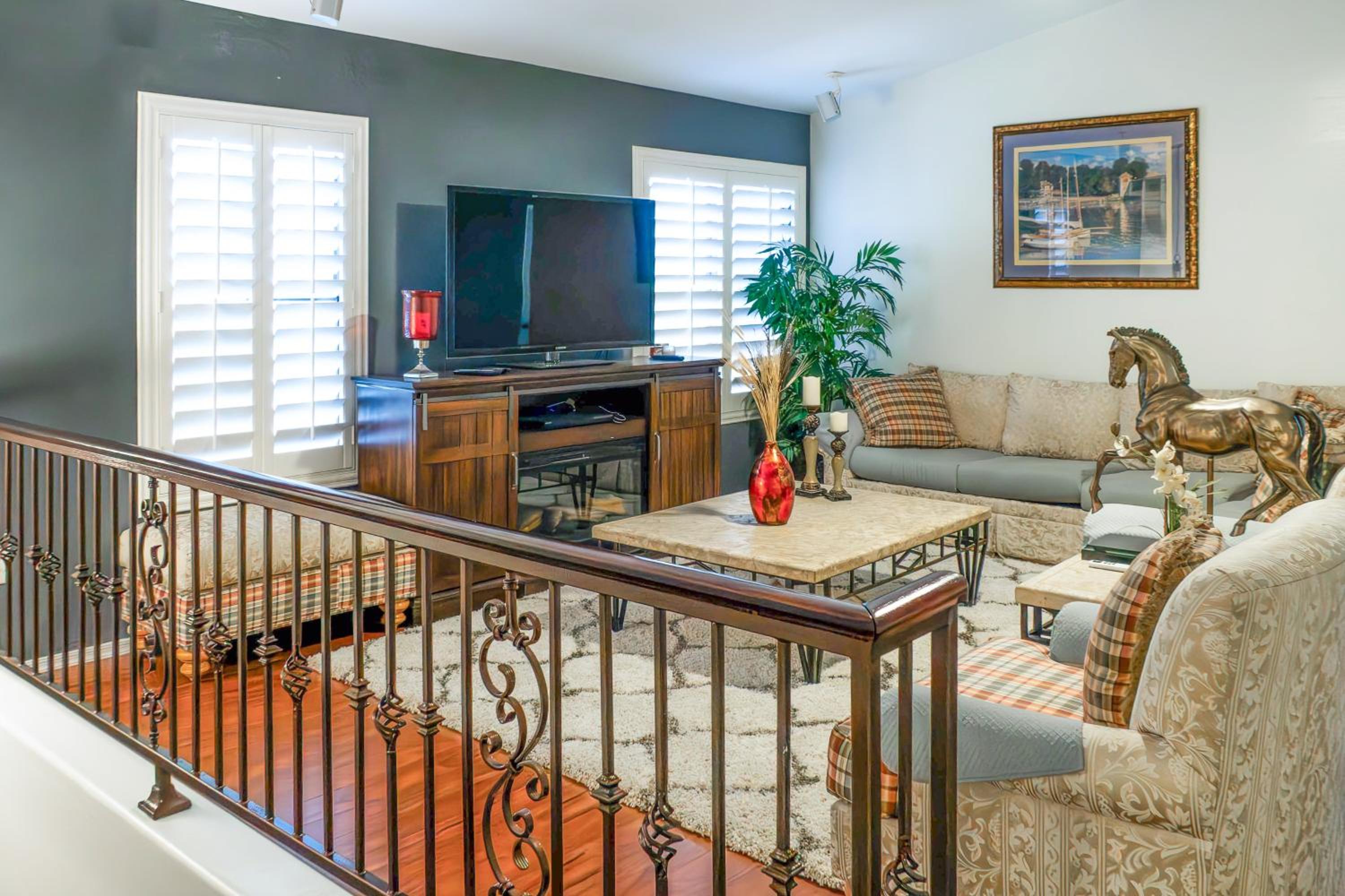 Spacious, Fully Equipped 5BR Home with Pool