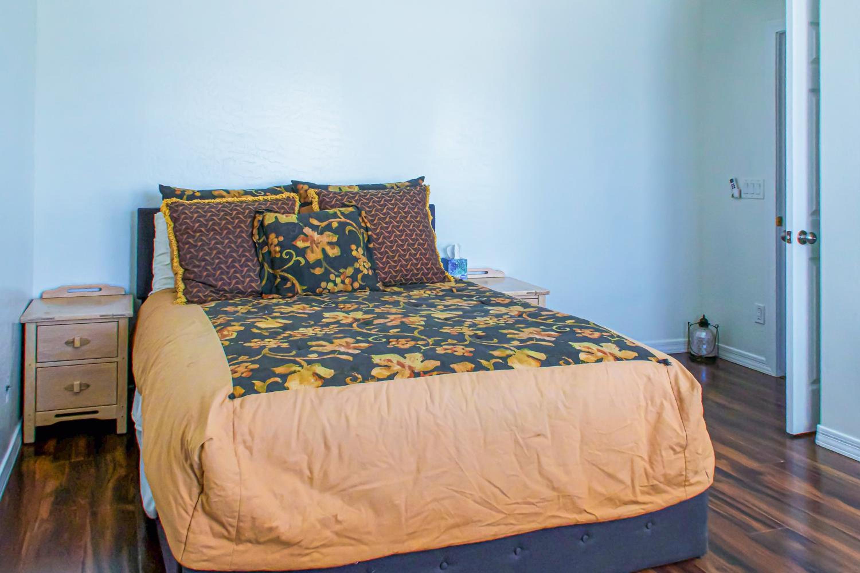 Spacious, Fully Equipped 5BR Home with Pool