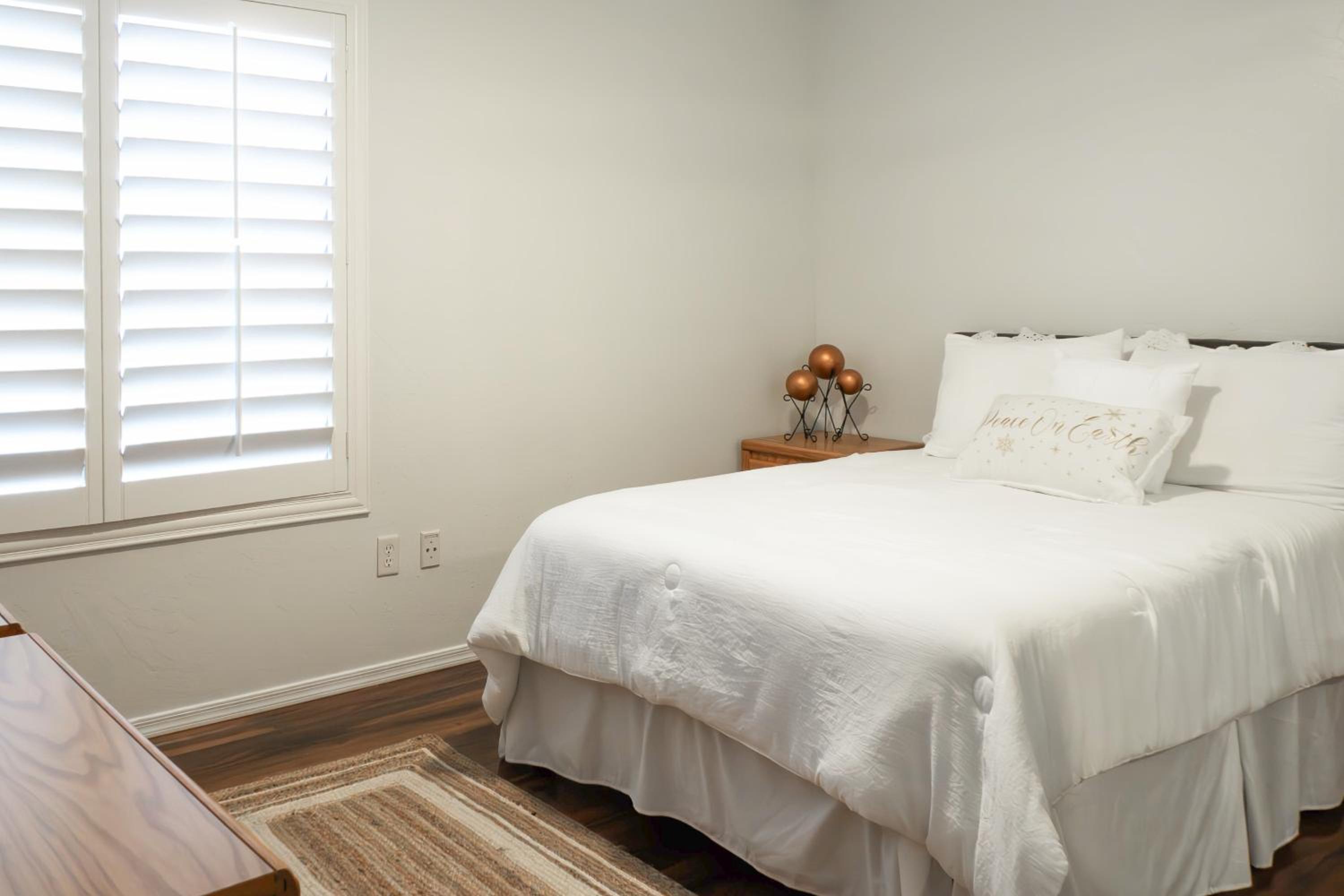Spacious, Fully Equipped 5BR Home with Pool