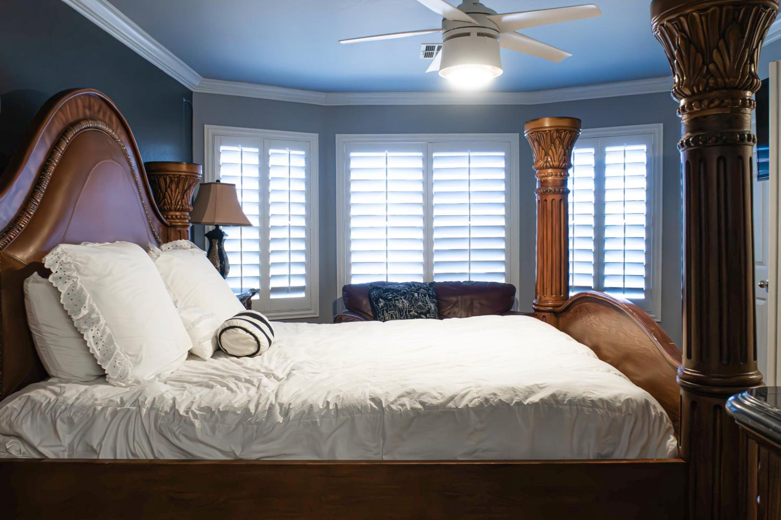 Spacious, Fully Equipped 5BR Home with Pool
