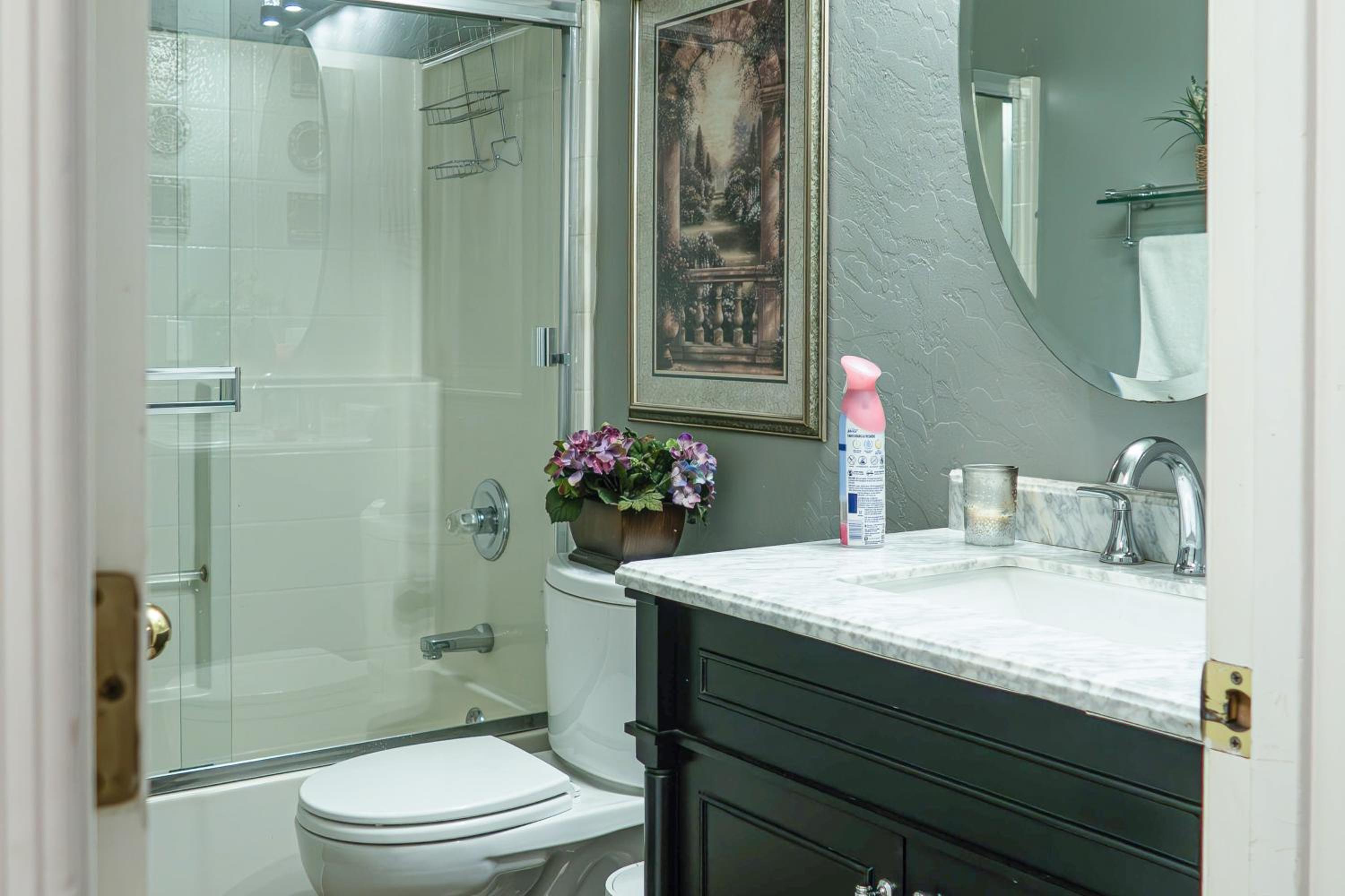 Spacious, Fully Equipped 5BR Home with Pool