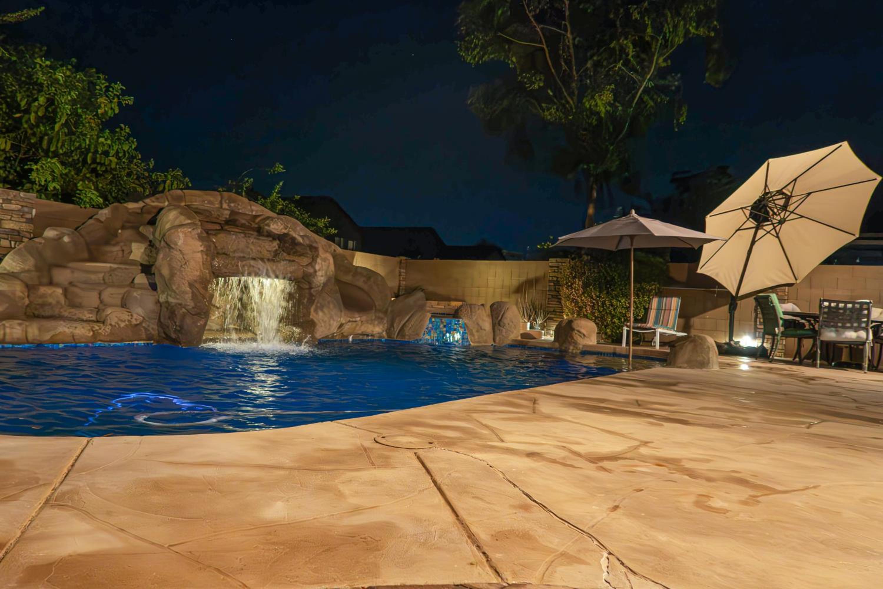 Spacious, Fully Equipped 5BR Home with Pool