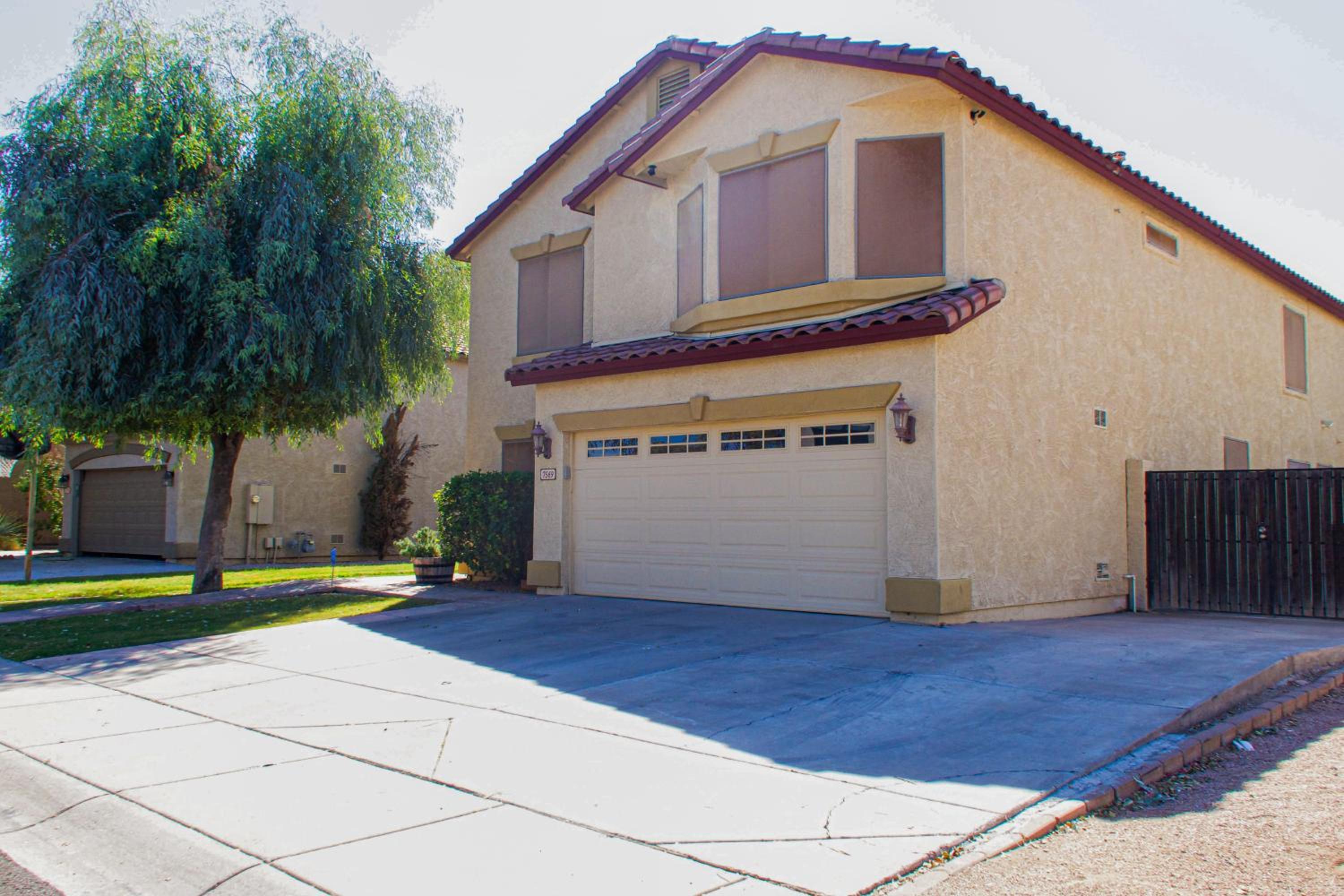 Spacious, Fully Equipped 5BR Home with Pool