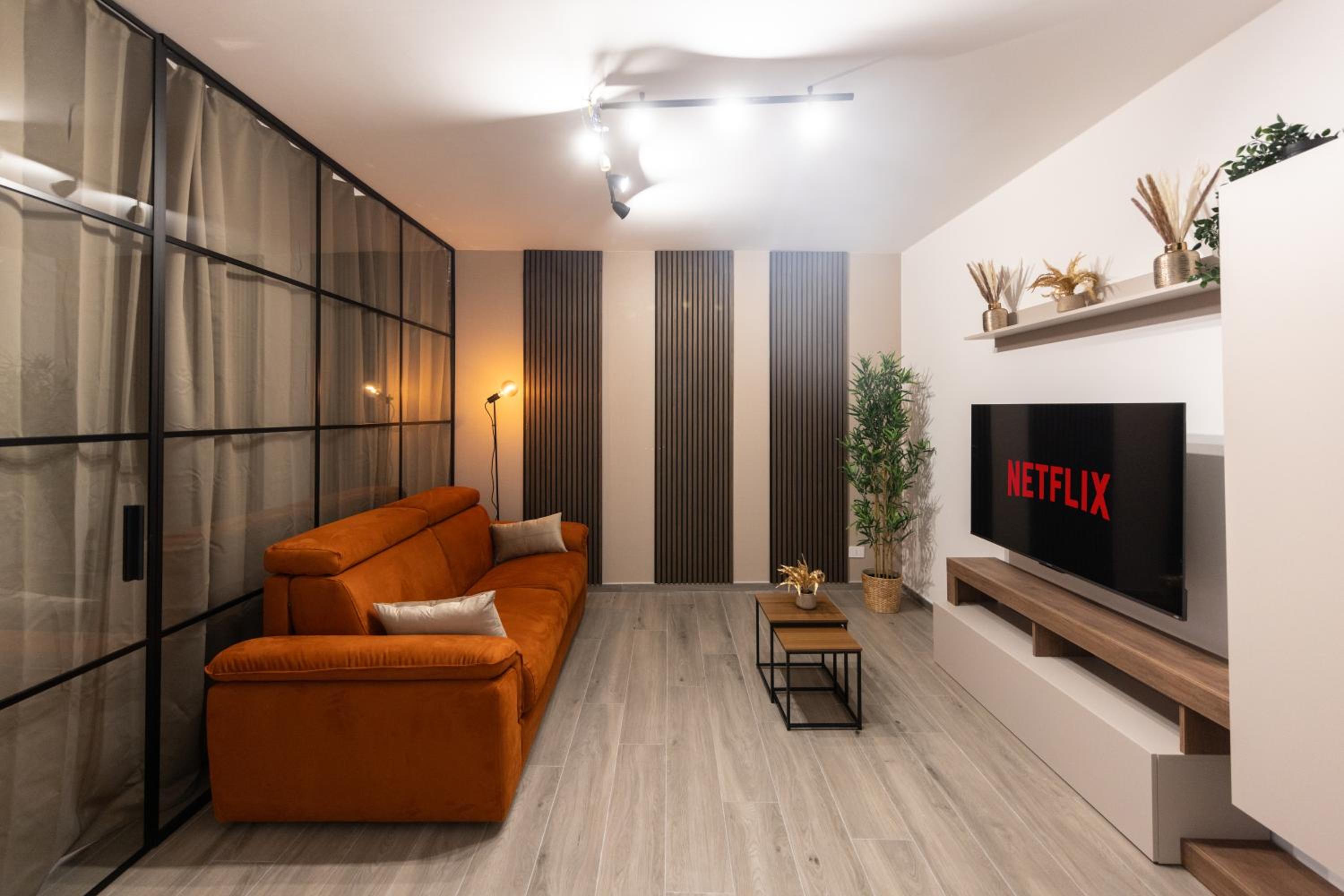 Urban Chic Luxury Suite Apartments