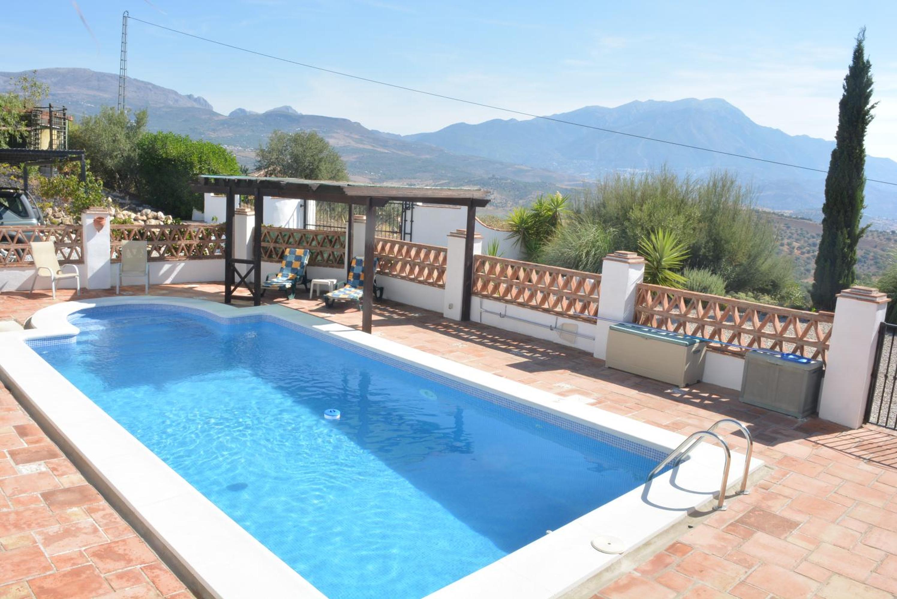 Casa Lake Viñuela view 2