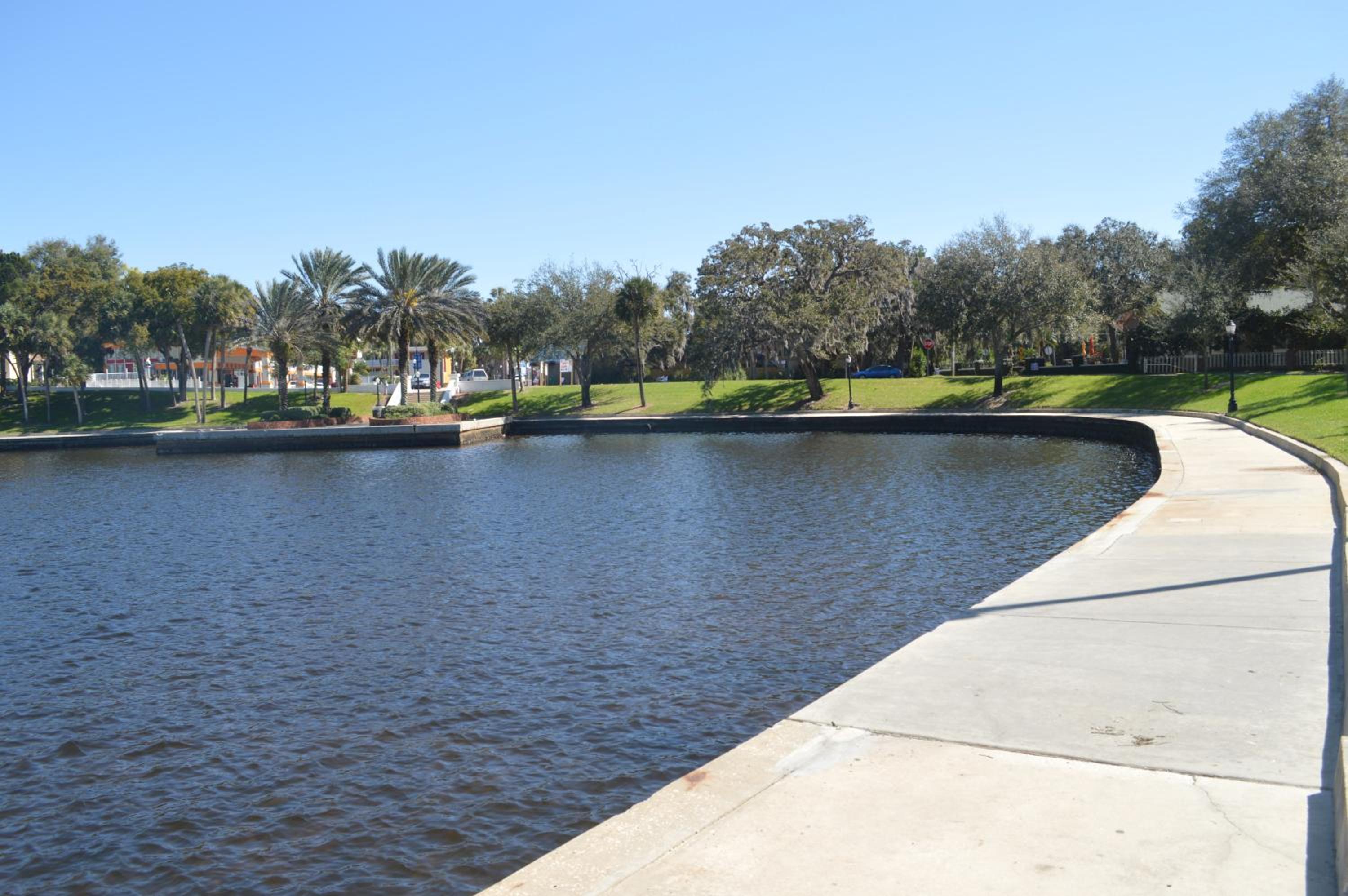Tarpon Inn